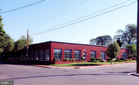 Photo of 415 Wolfe Street #102, FREDERICKSBURG, VA 22401 (MLS # VAFB2009986)