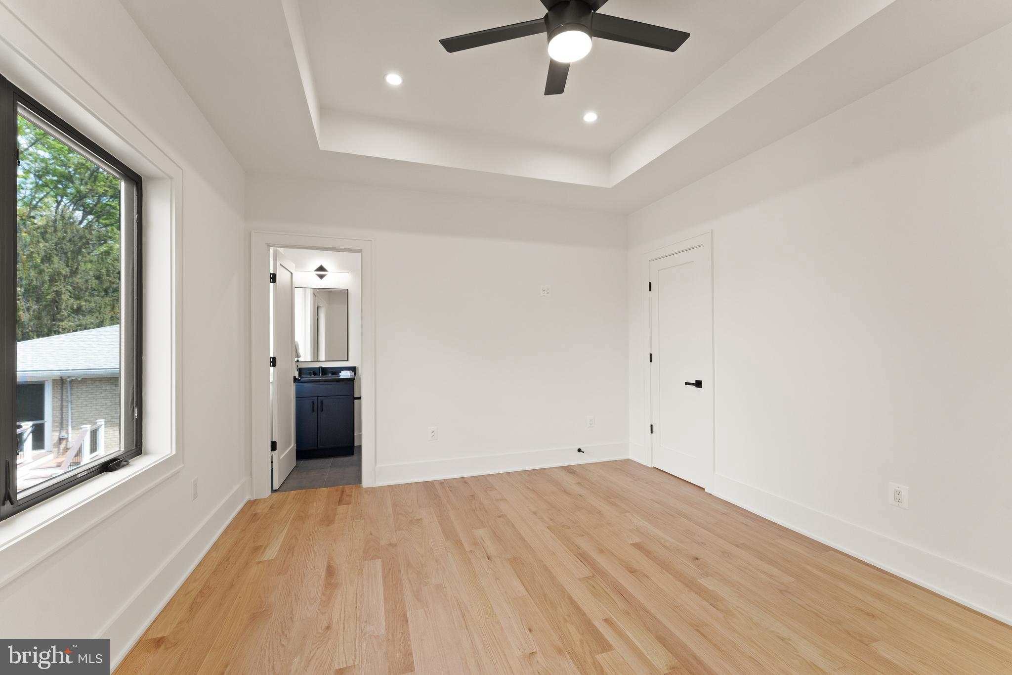 MC LEAN HAMLET - Residential