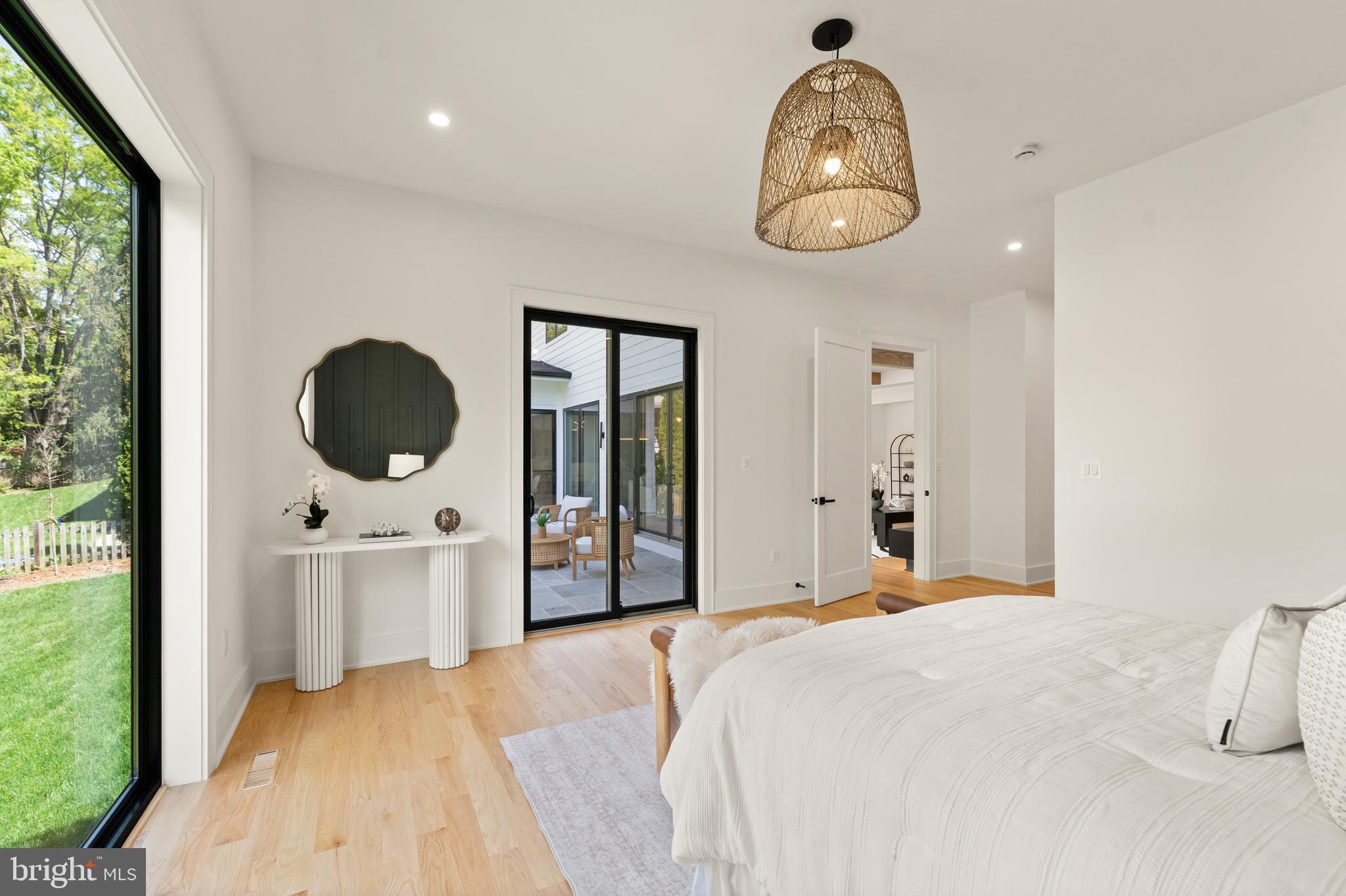 MC LEAN HAMLET - Residential