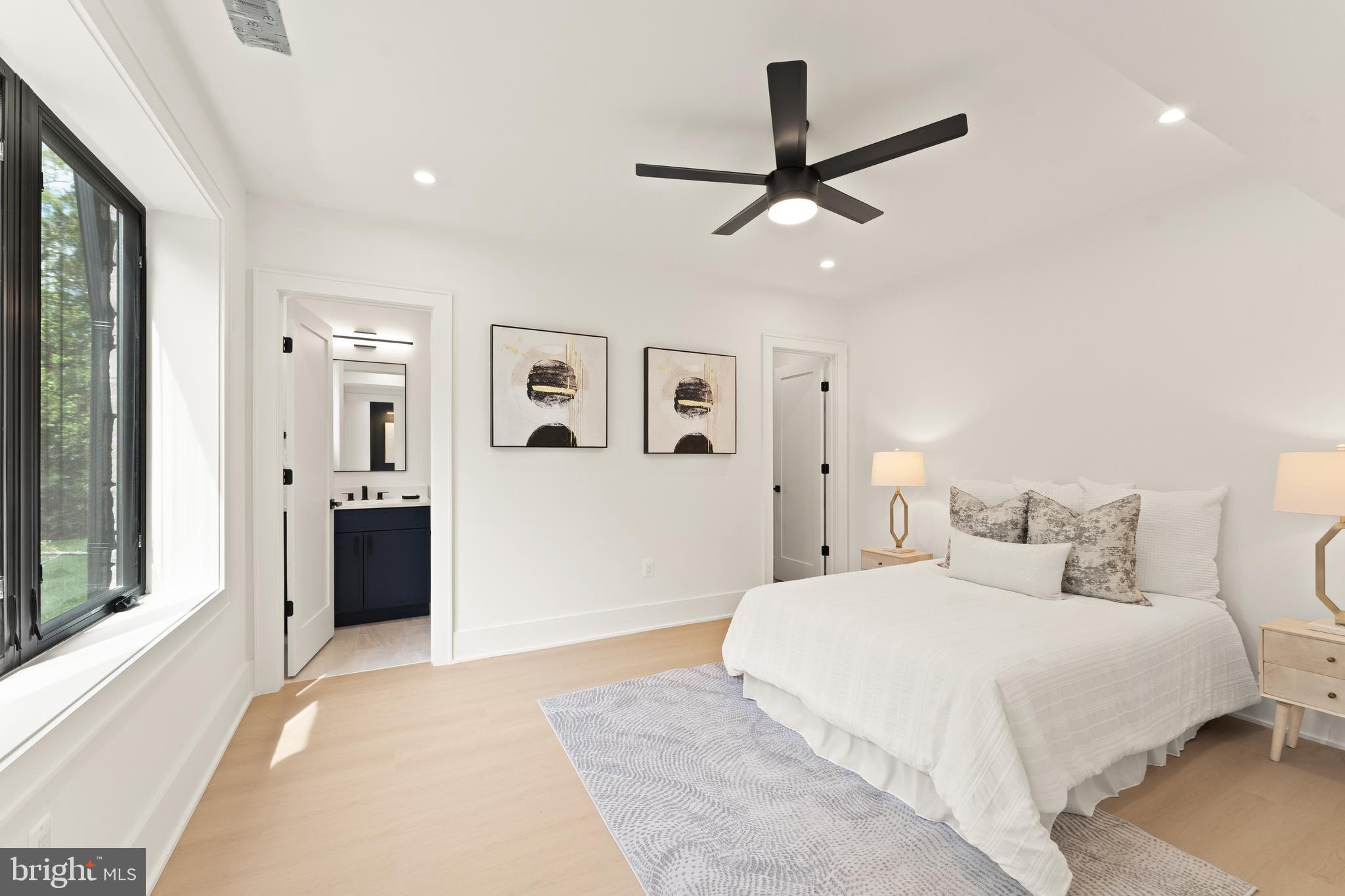 MC LEAN HAMLET - Residential