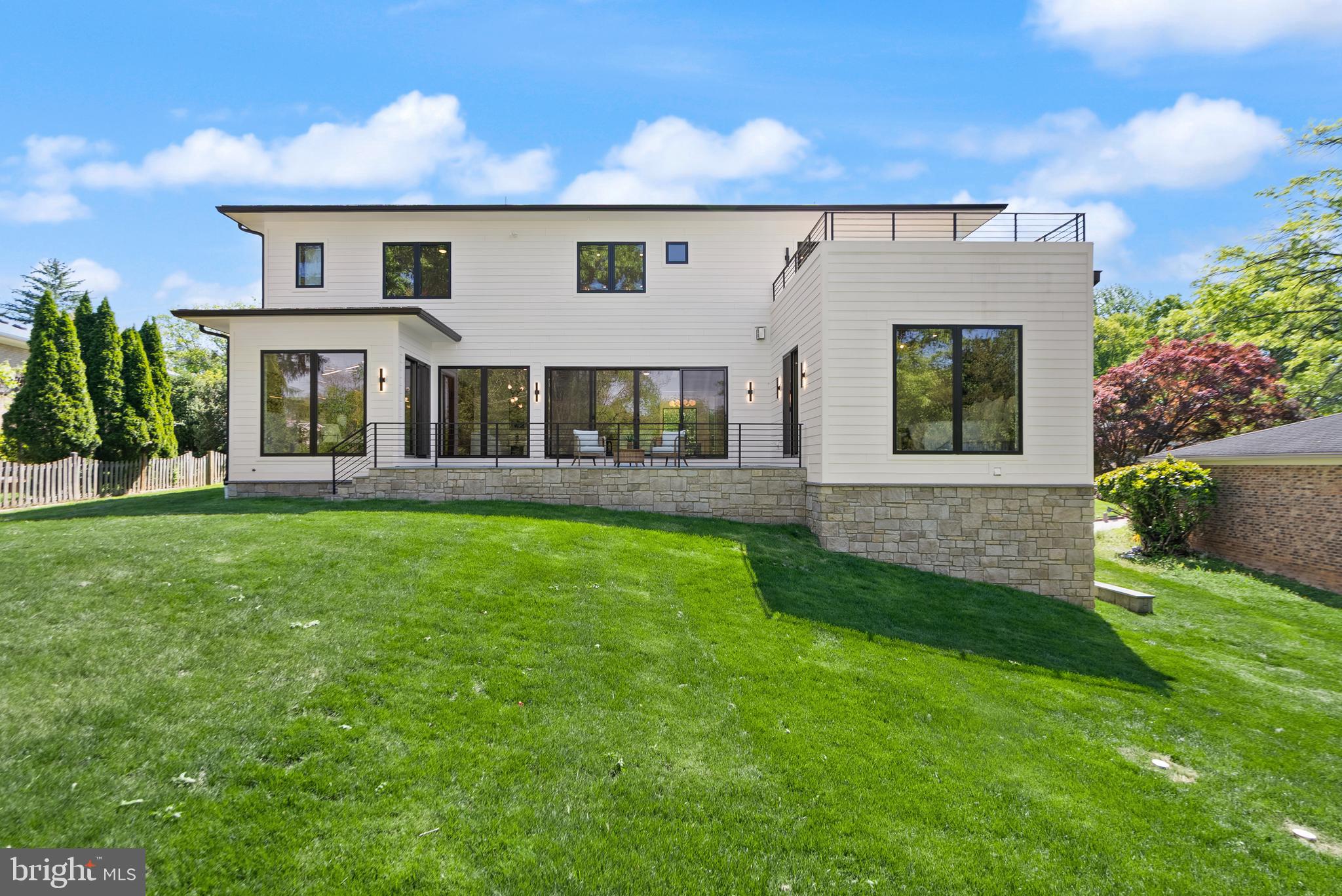 MC LEAN HAMLET - Residential