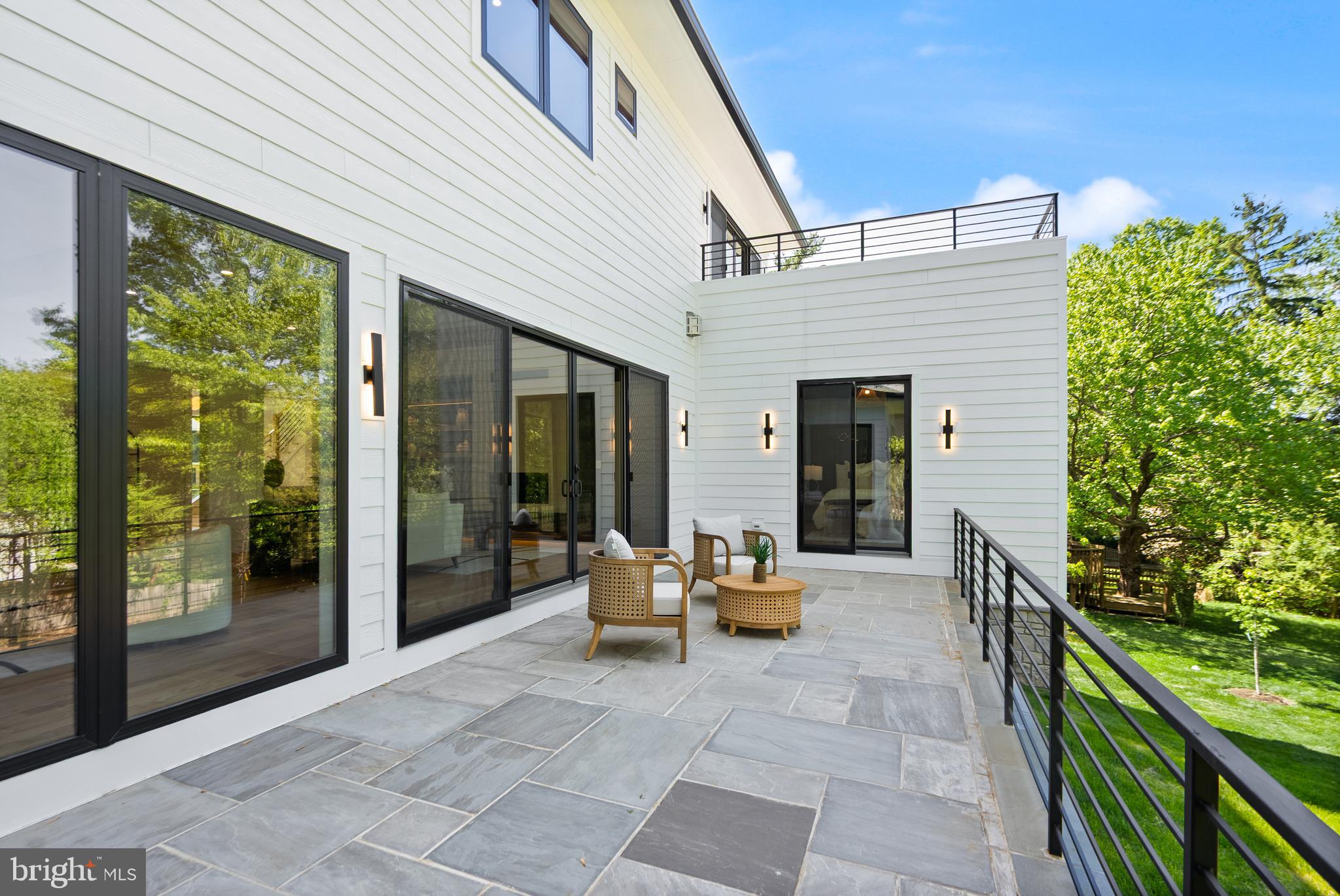 MC LEAN HAMLET - Residential