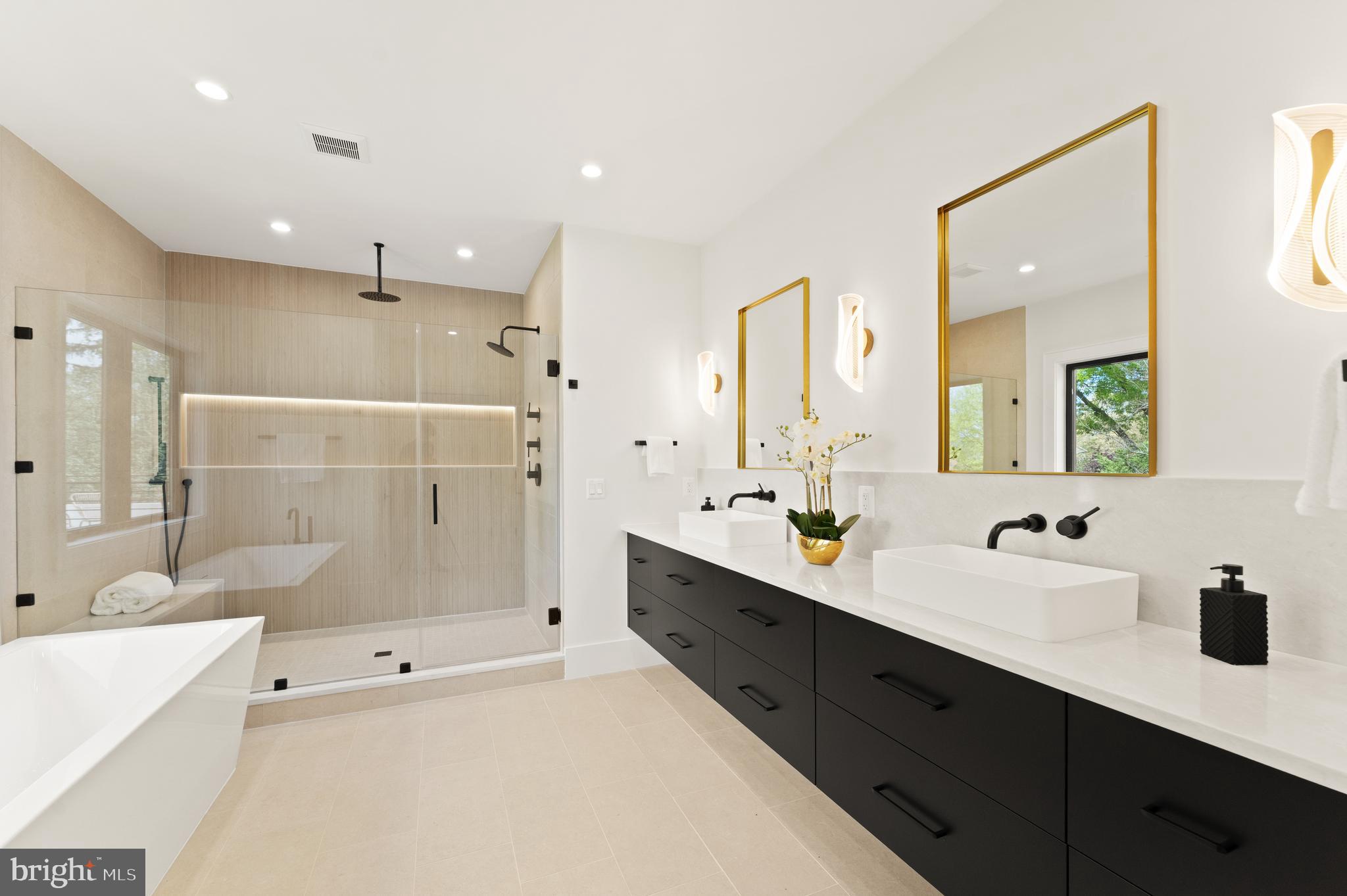 MC LEAN HAMLET - Residential