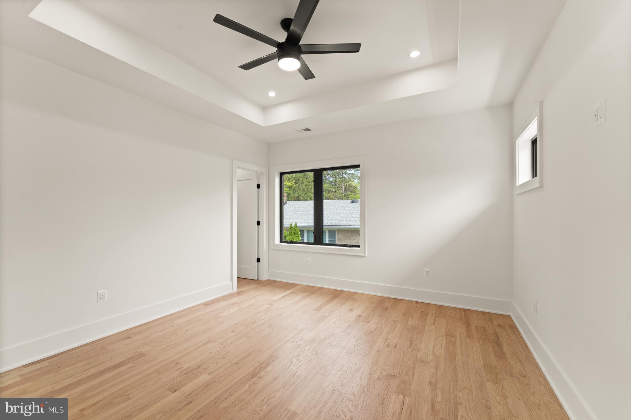 MC LEAN HAMLET - Residential