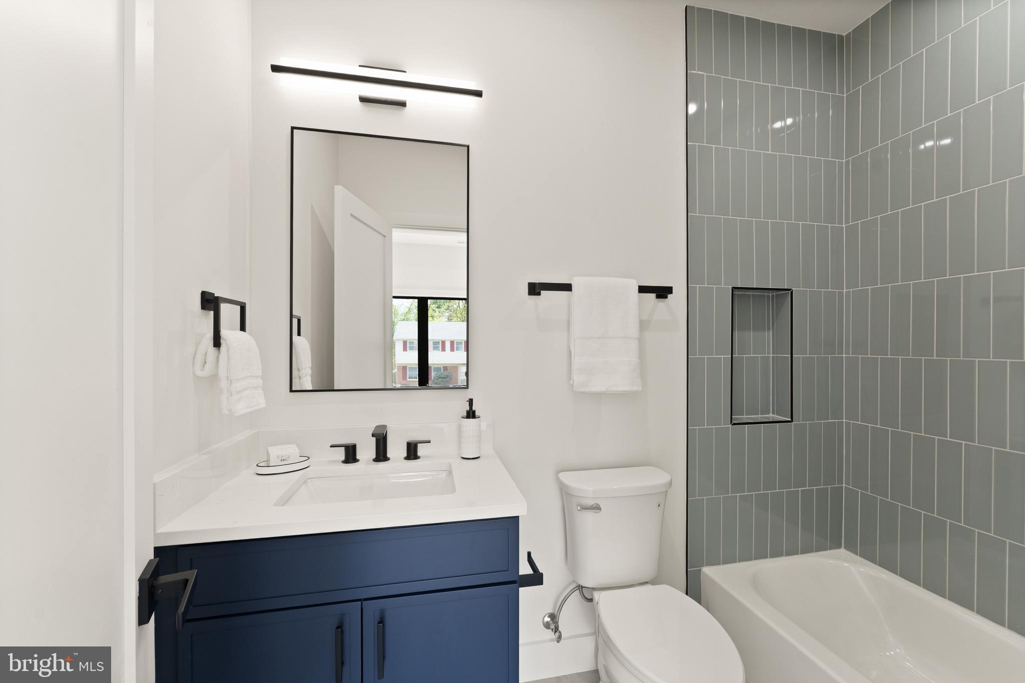 MC LEAN HAMLET - Residential