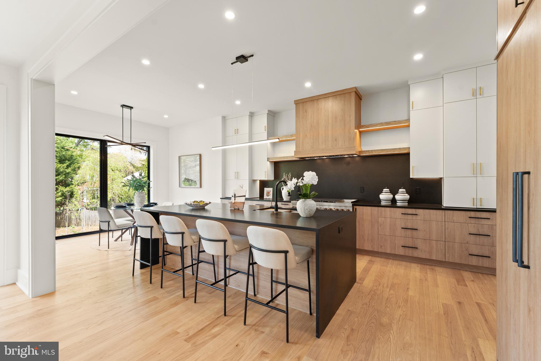 MC LEAN HAMLET - Residential