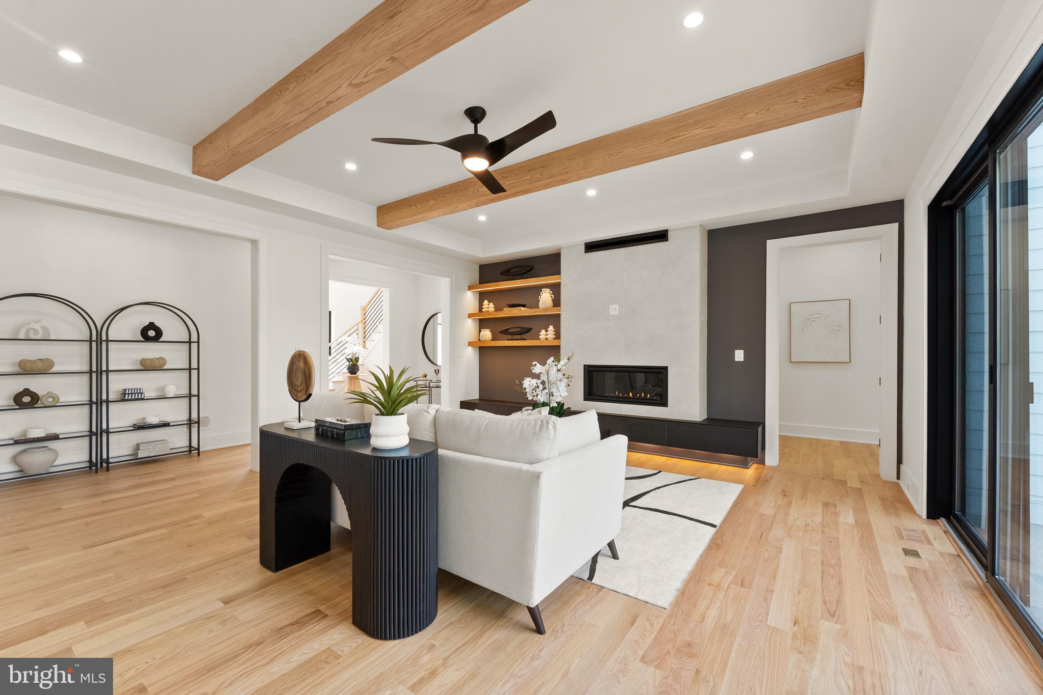 MC LEAN HAMLET - Residential