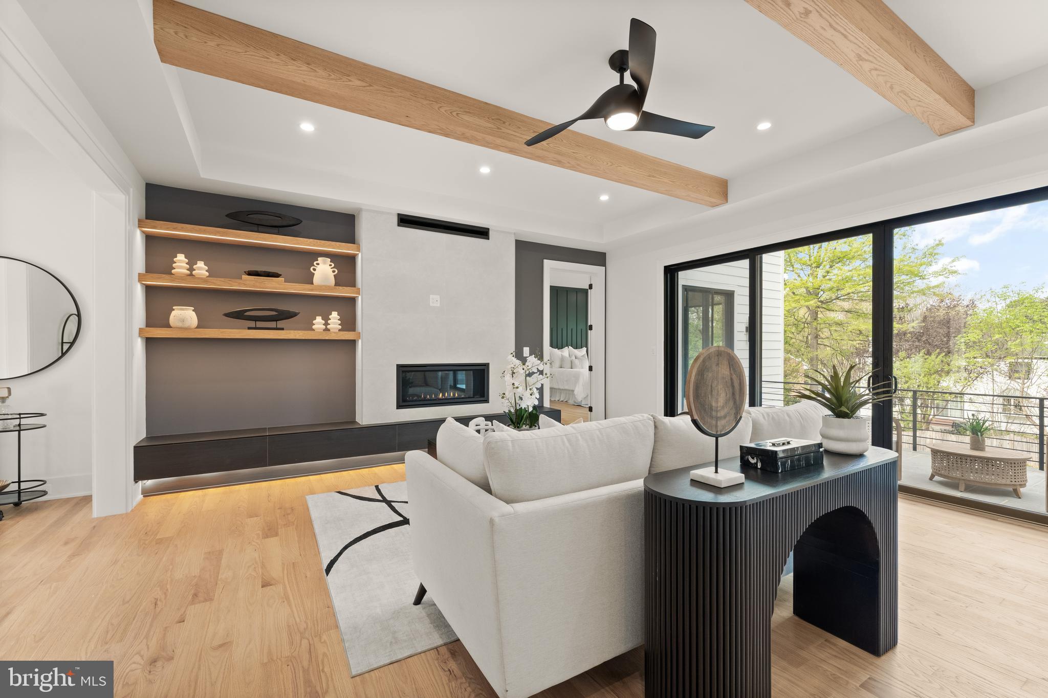 MC LEAN HAMLET - Residential