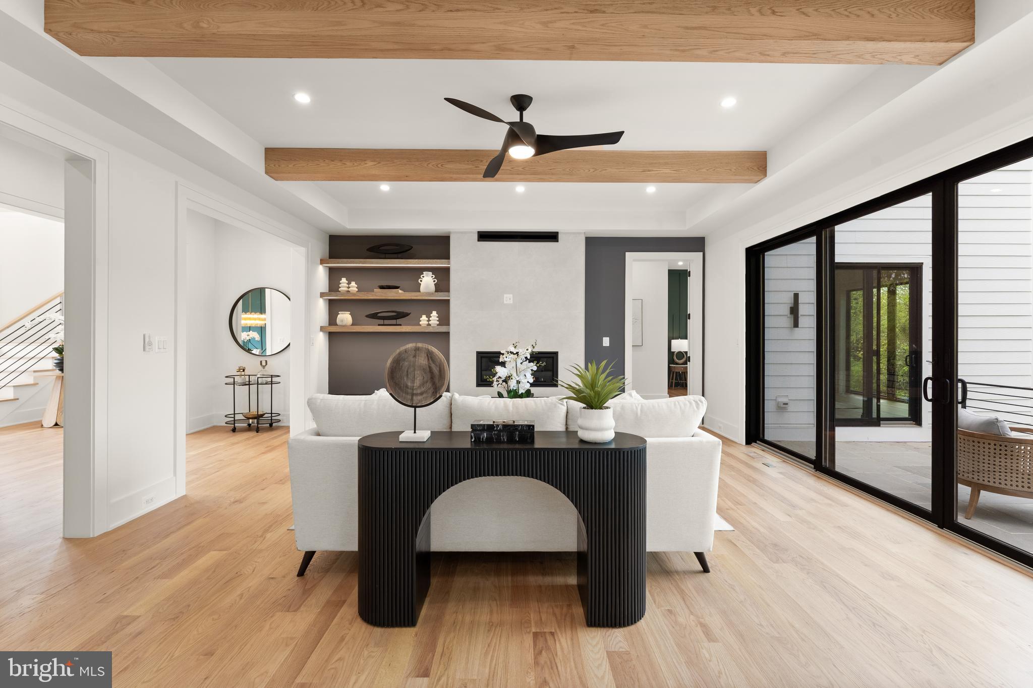 MC LEAN HAMLET - Residential