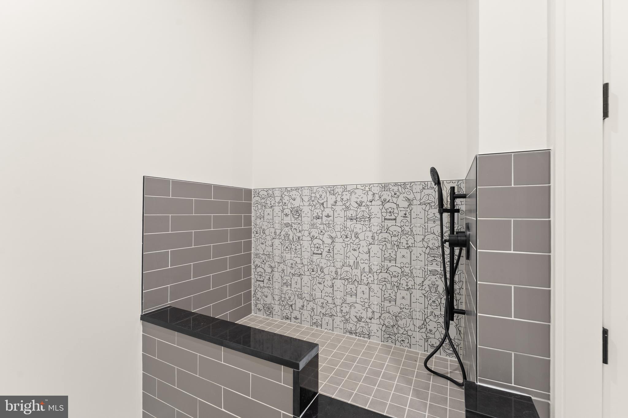 MC LEAN HAMLET - Residential