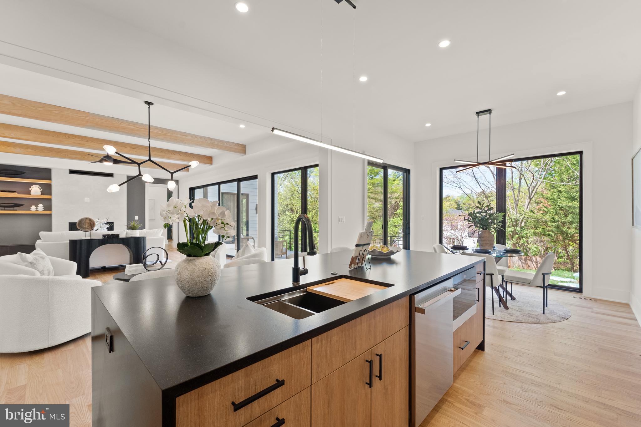 MC LEAN HAMLET - Residential