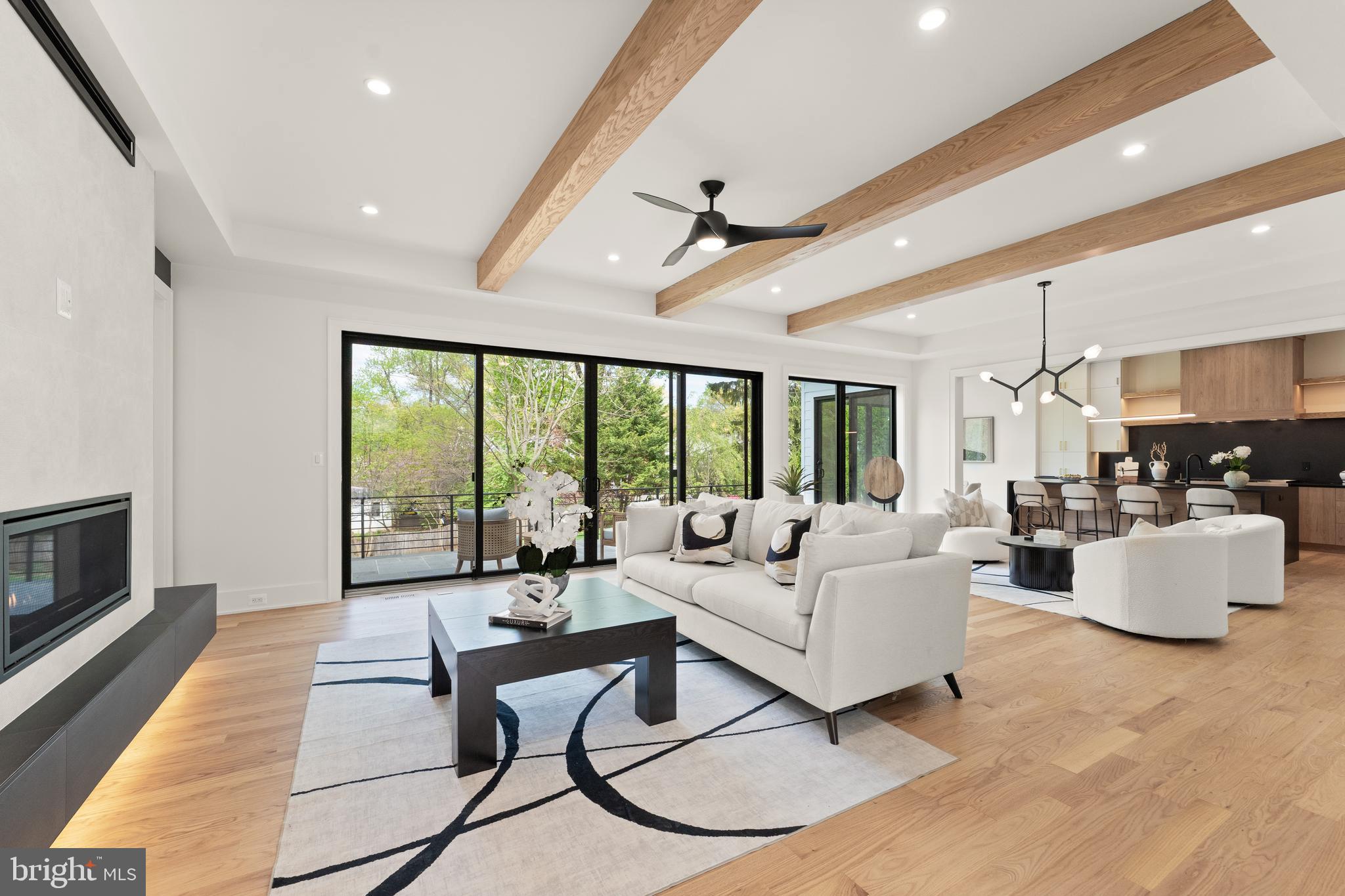 MC LEAN HAMLET - Residential