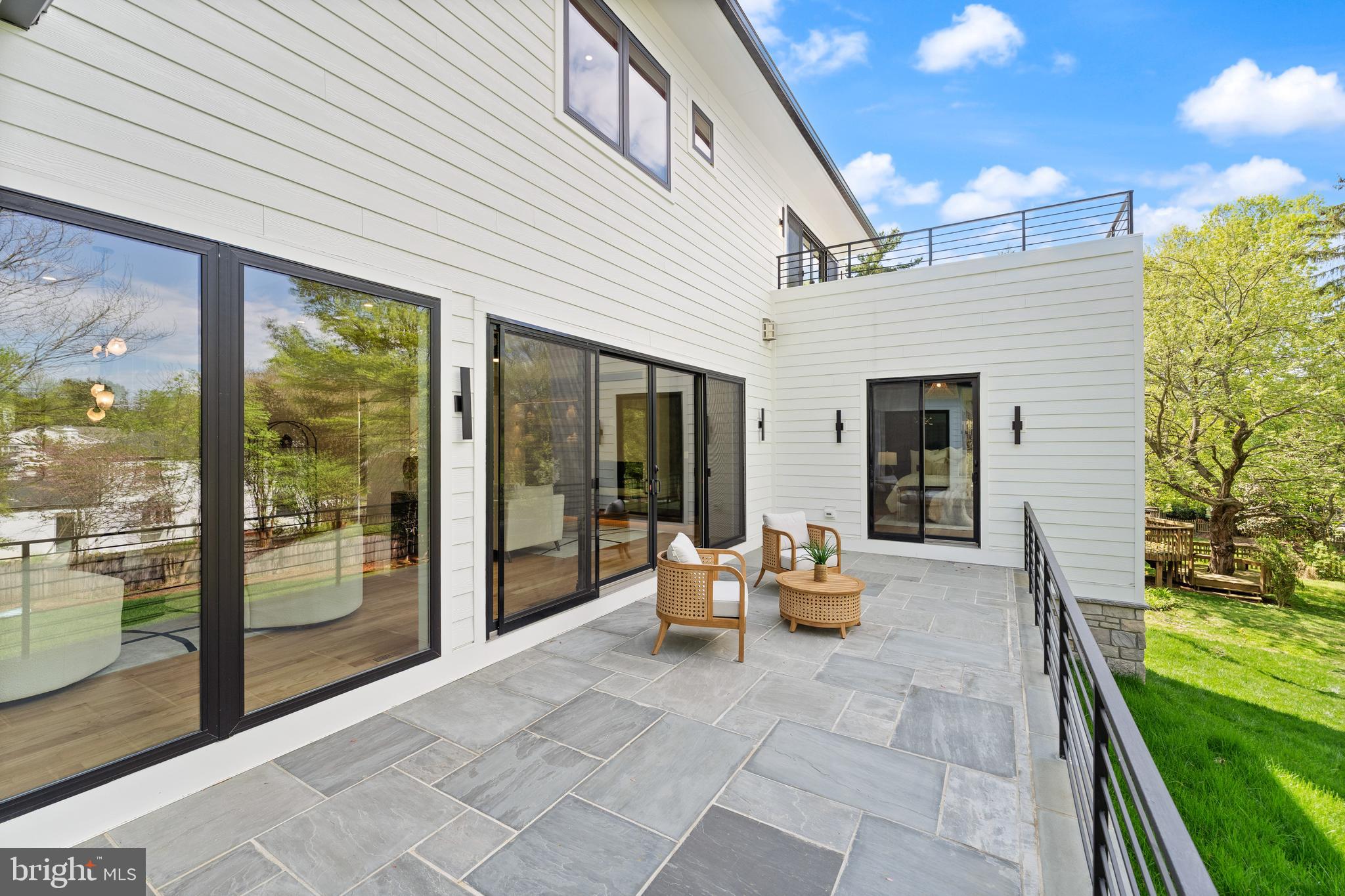 MC LEAN HAMLET - Residential