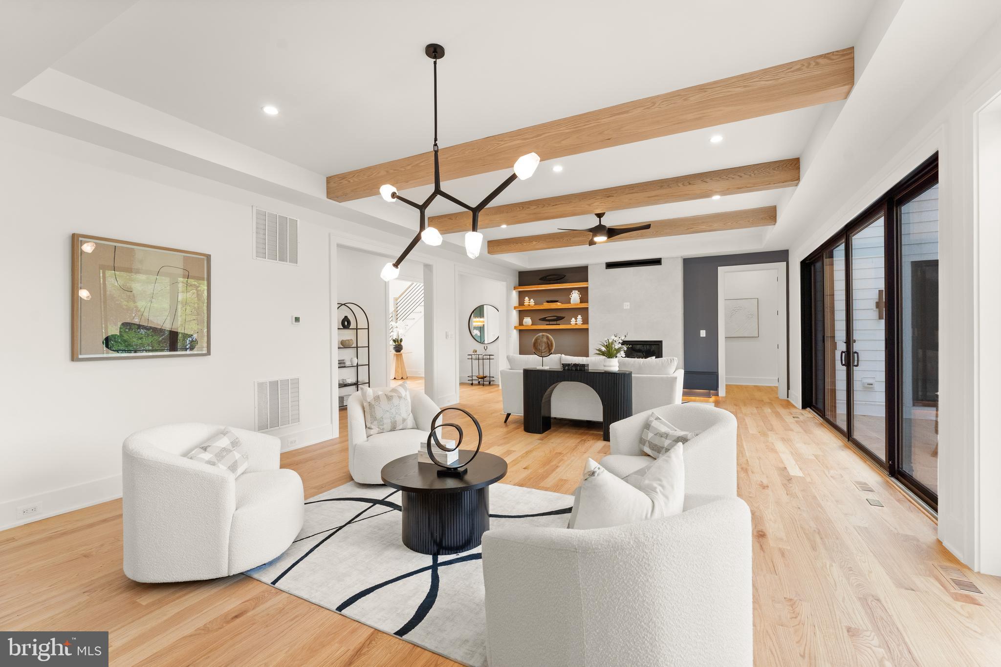 MC LEAN HAMLET - Residential