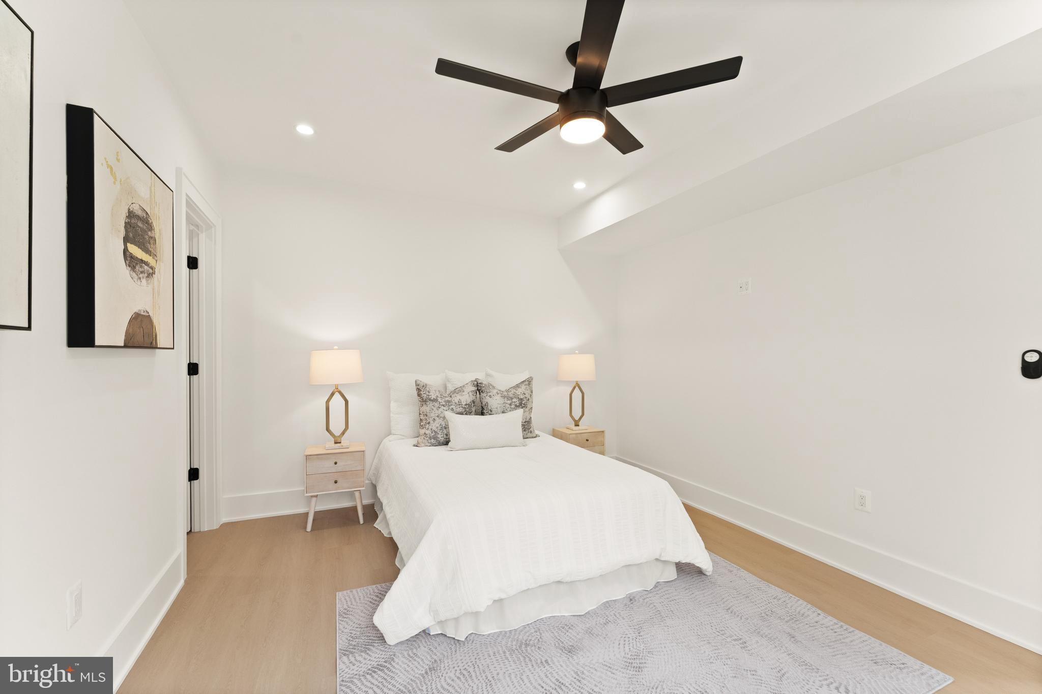 MC LEAN HAMLET - Residential