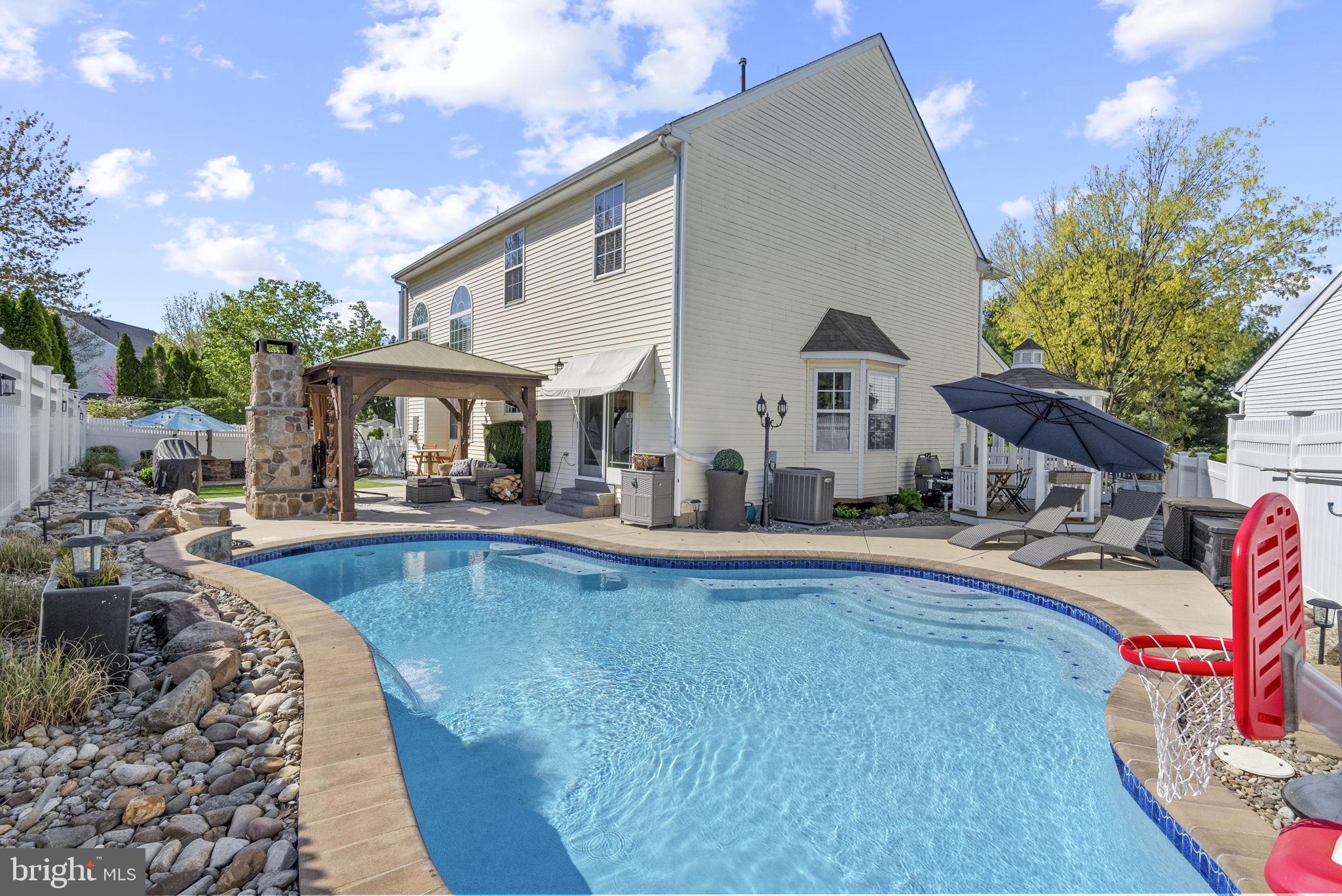 THE HAMLET - Residential