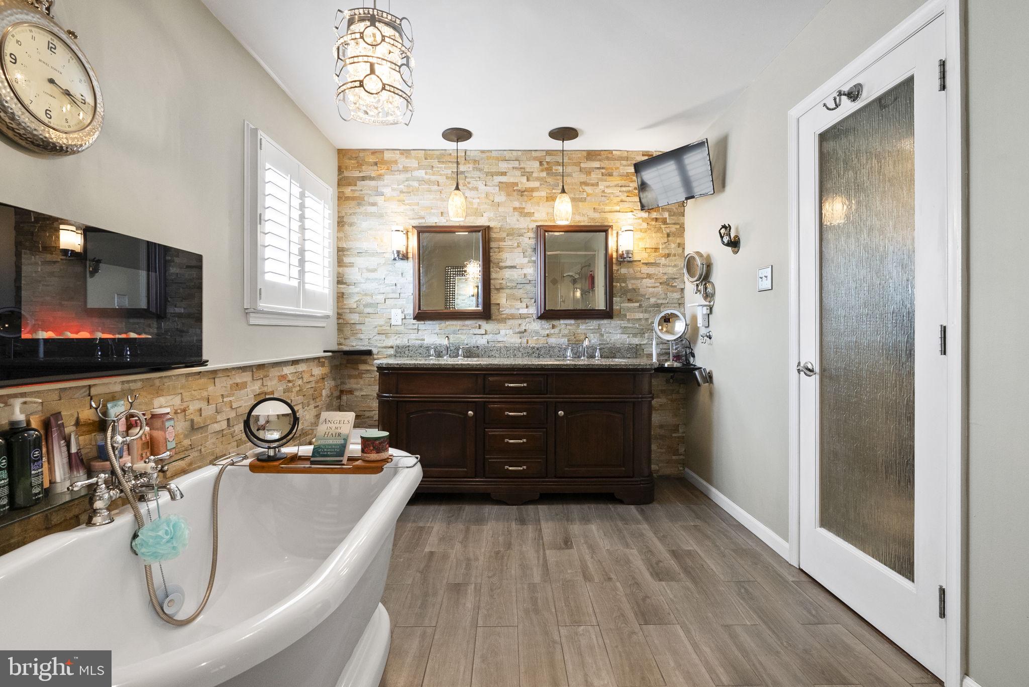 THE HAMLET - Residential