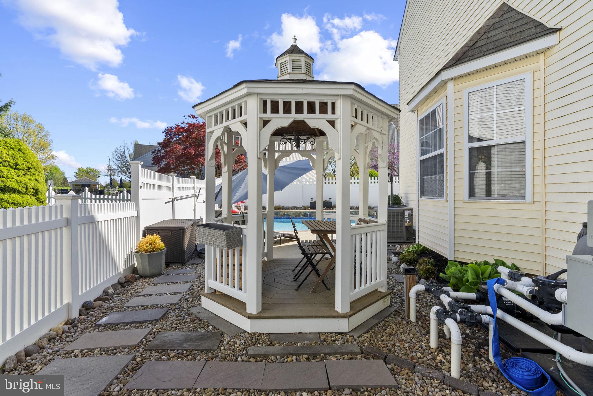 THE HAMLET - Residential