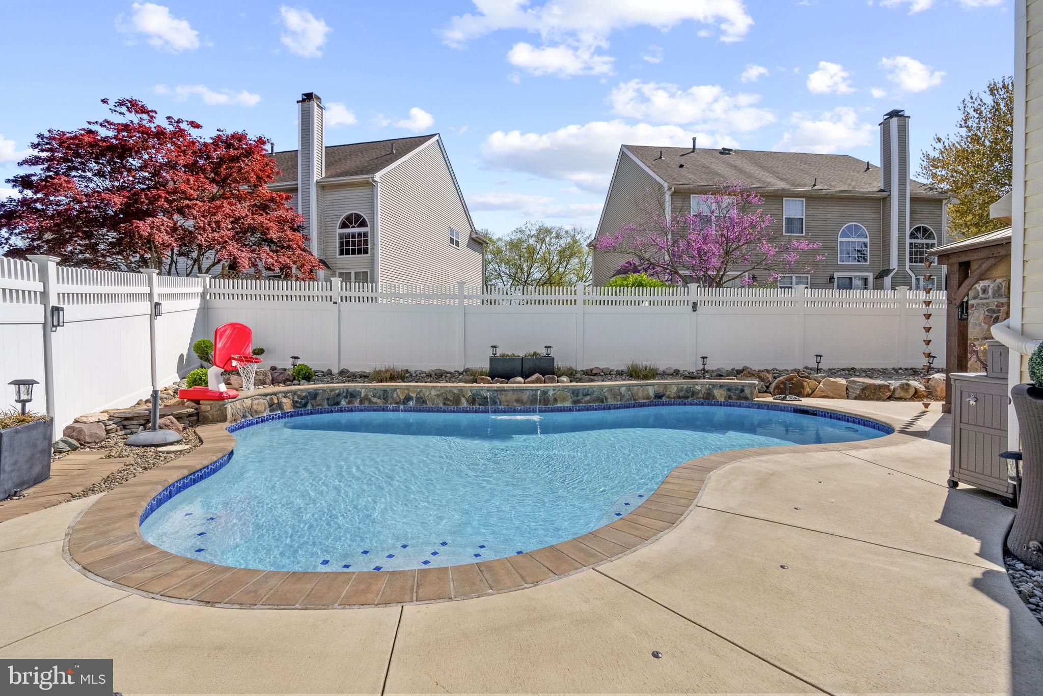 THE HAMLET - Residential