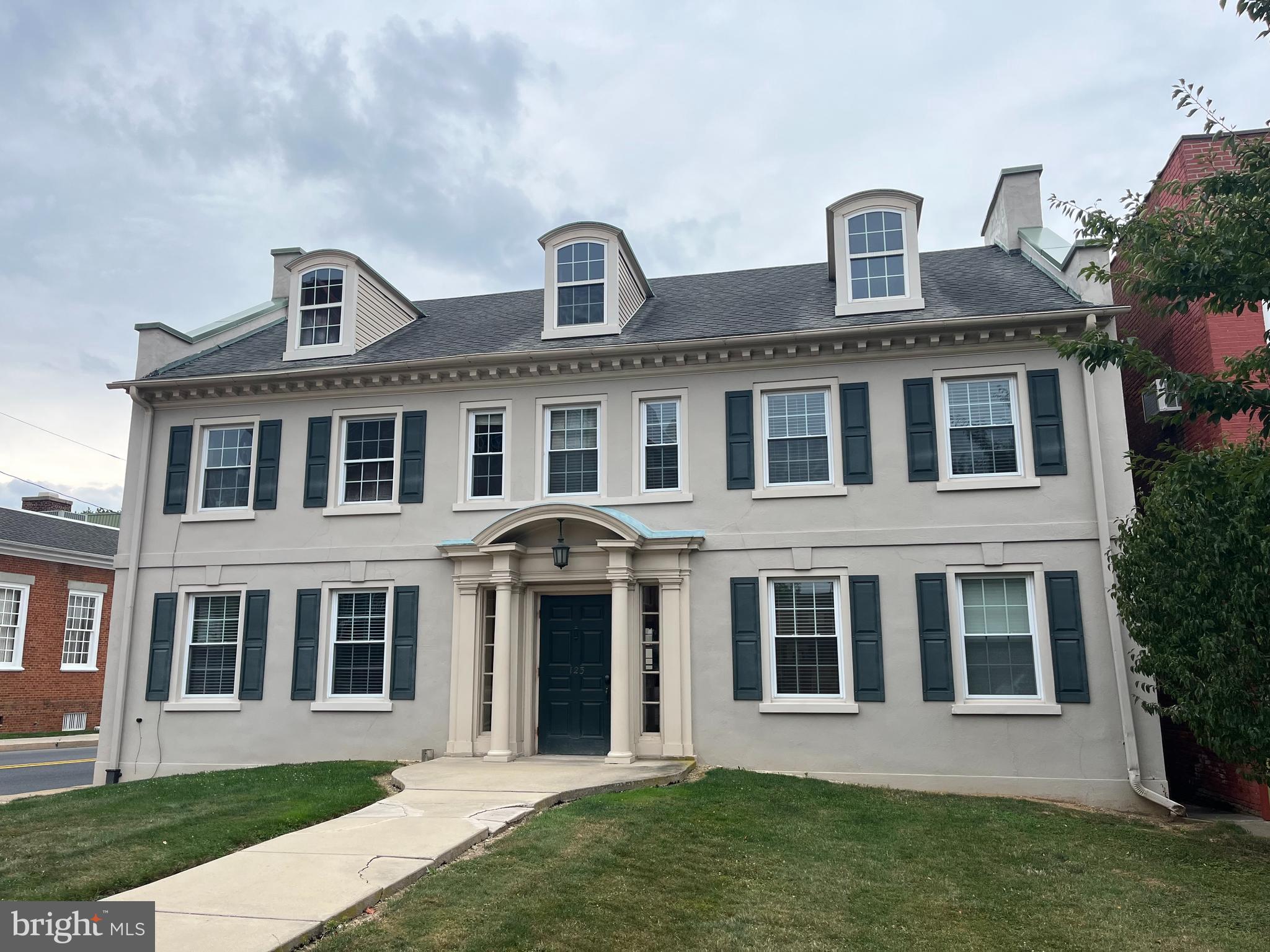 Downtown Commercial space offering approx 800 sq ft. all on the 1st floor with ADA approved entry. This space consists of 3 private rooms and one main room, large bathroom, utility room and some off street parking.