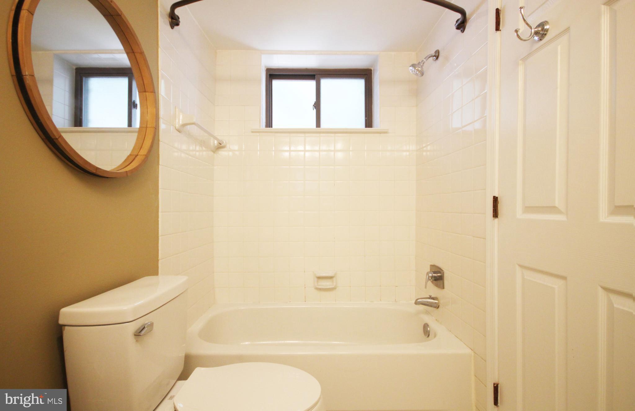 LOGAN SQUARE - Residential