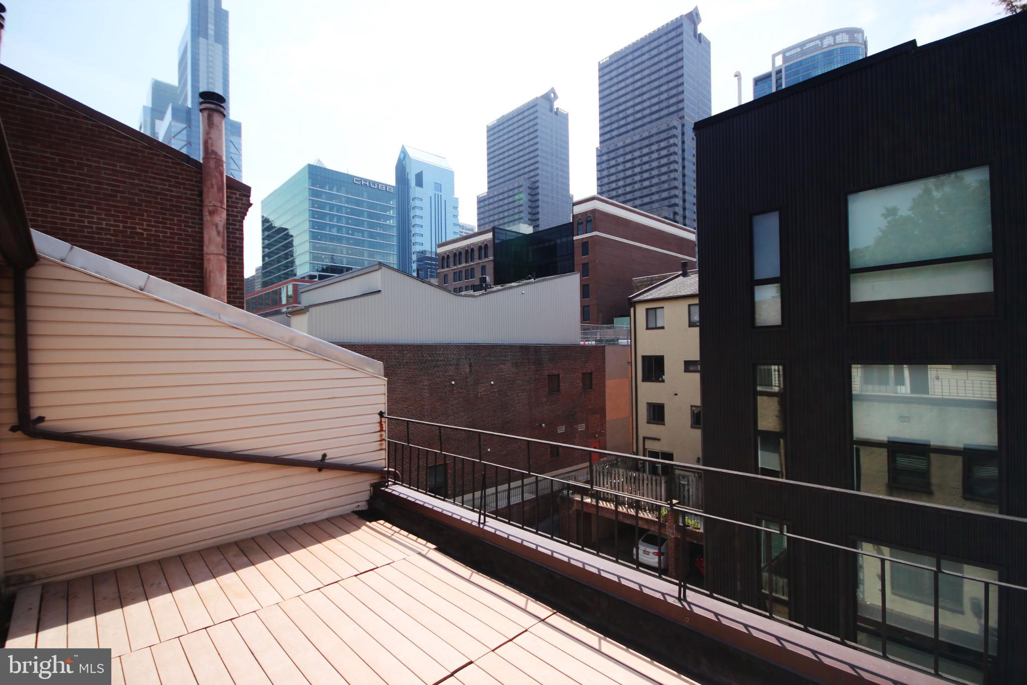 LOGAN SQUARE - Residential