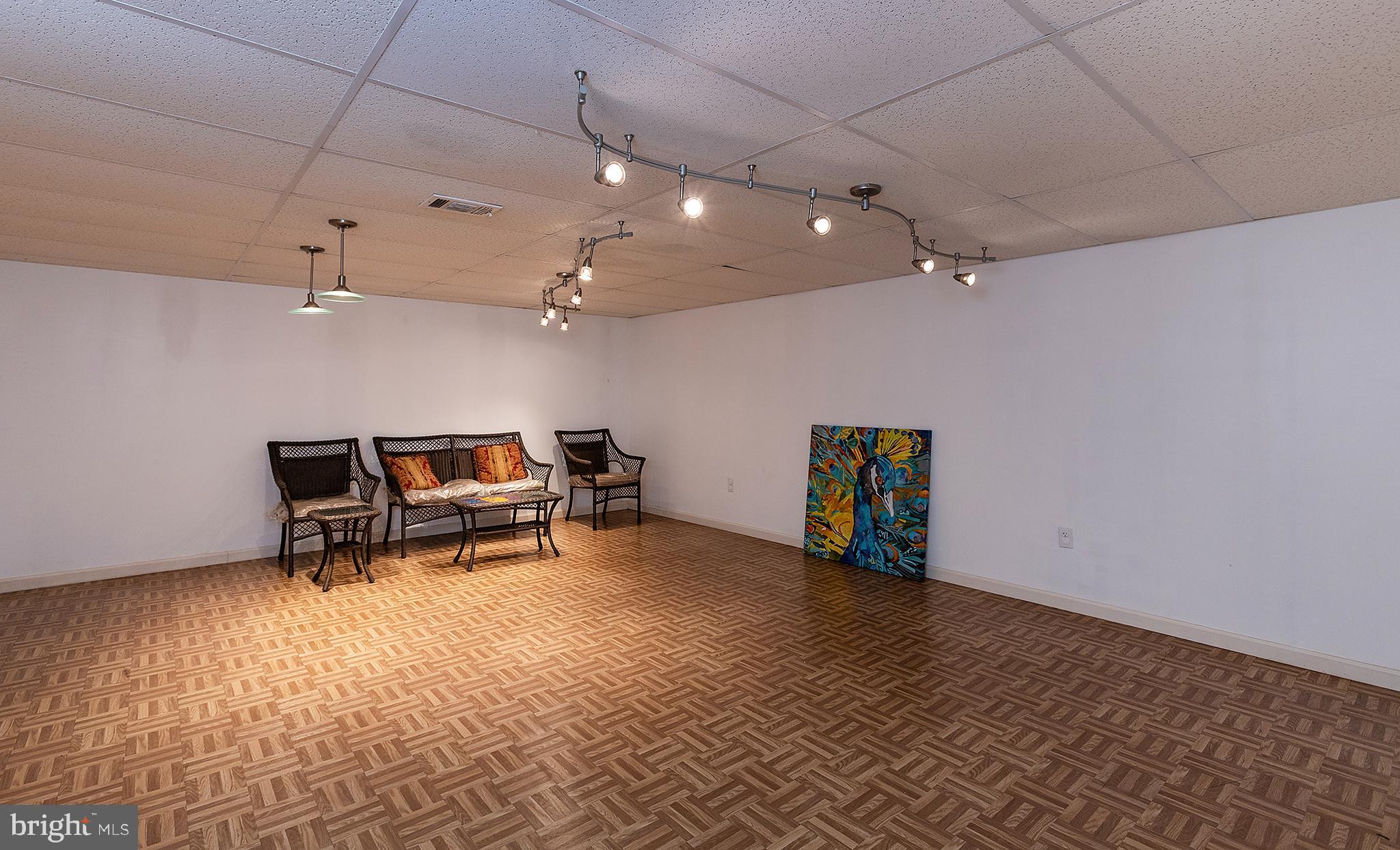 CLOVER LEE - Residential