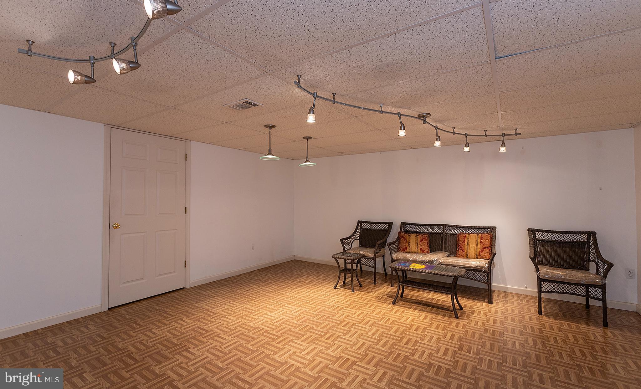 CLOVER LEE - Residential