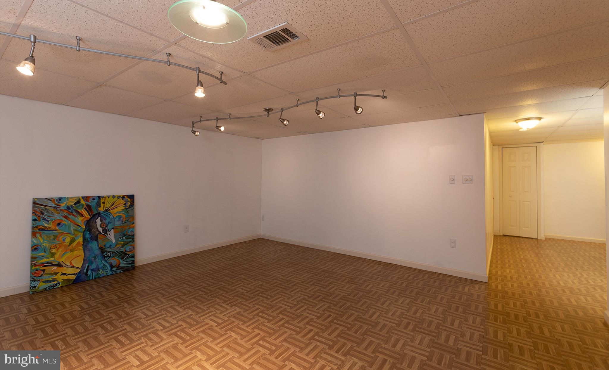 CLOVER LEE - Residential