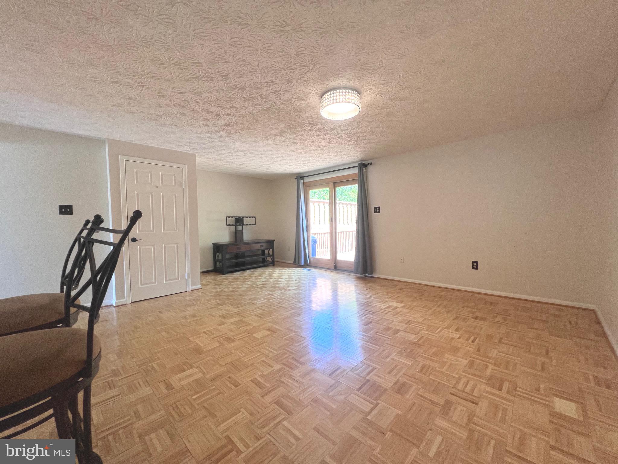 UPTON VILLAGE NORTH - Residential Lease