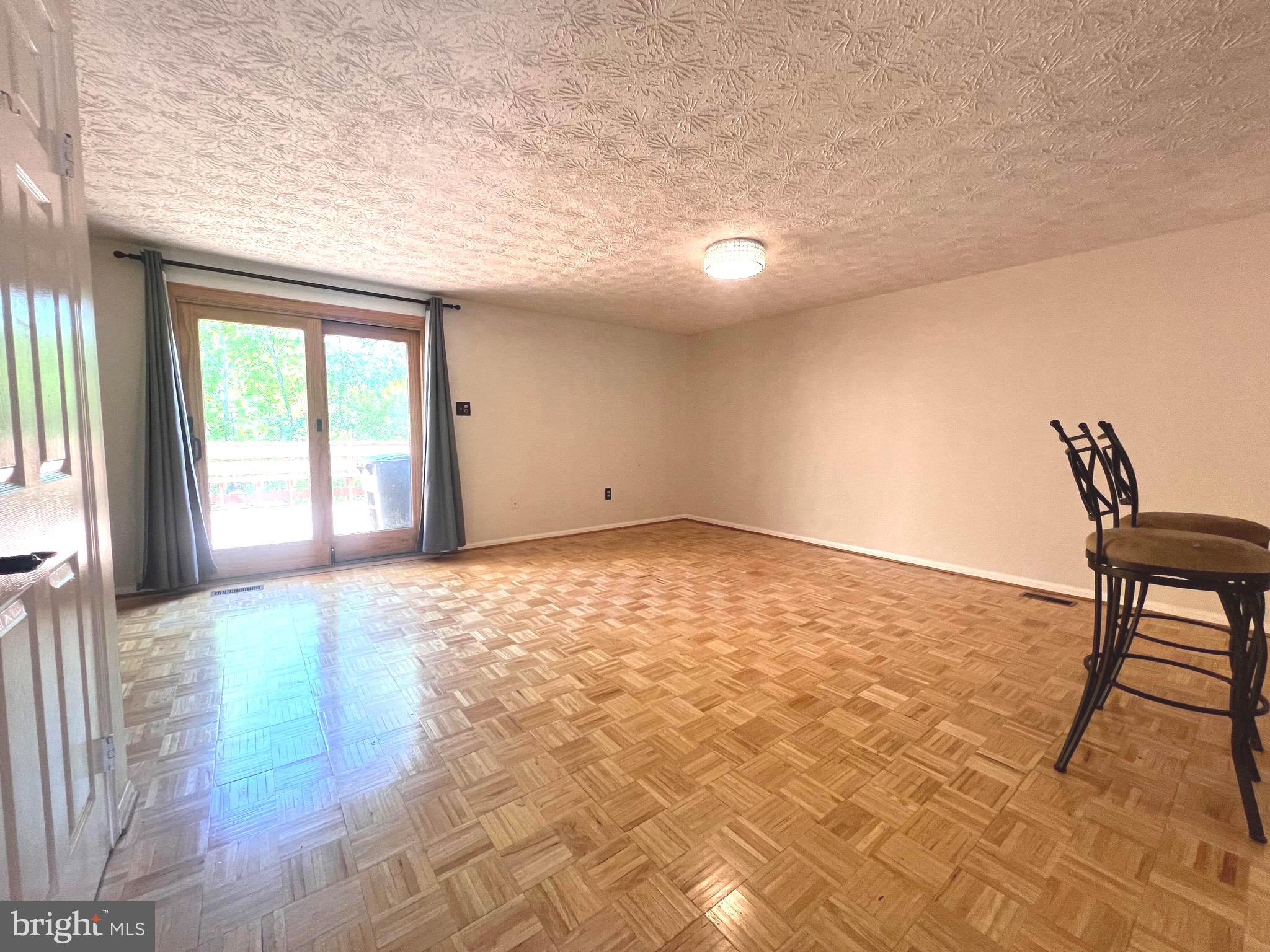 UPTON VILLAGE NORTH - Residential Lease