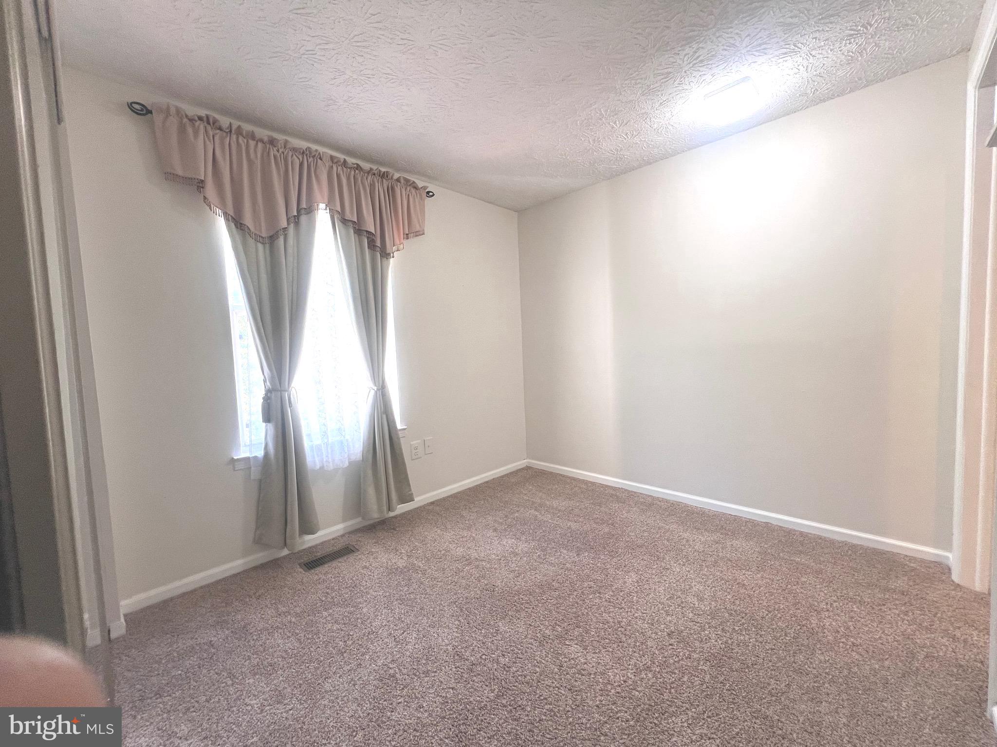 UPTON VILLAGE NORTH - Residential Lease