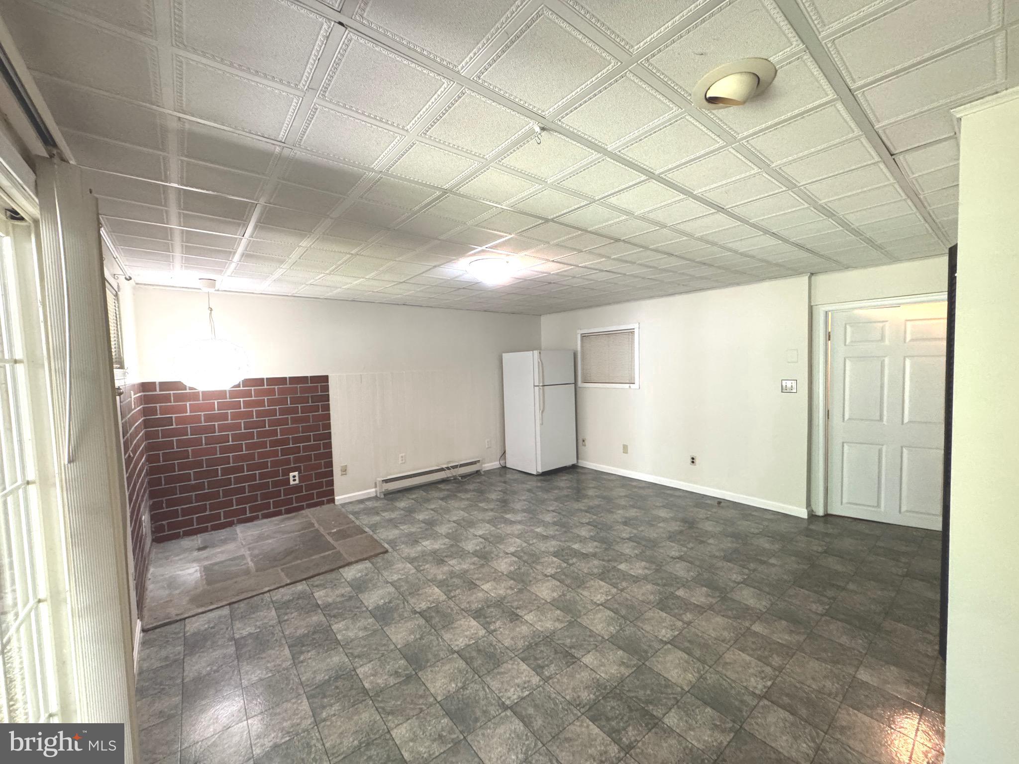 UPTON VILLAGE NORTH - Residential Lease