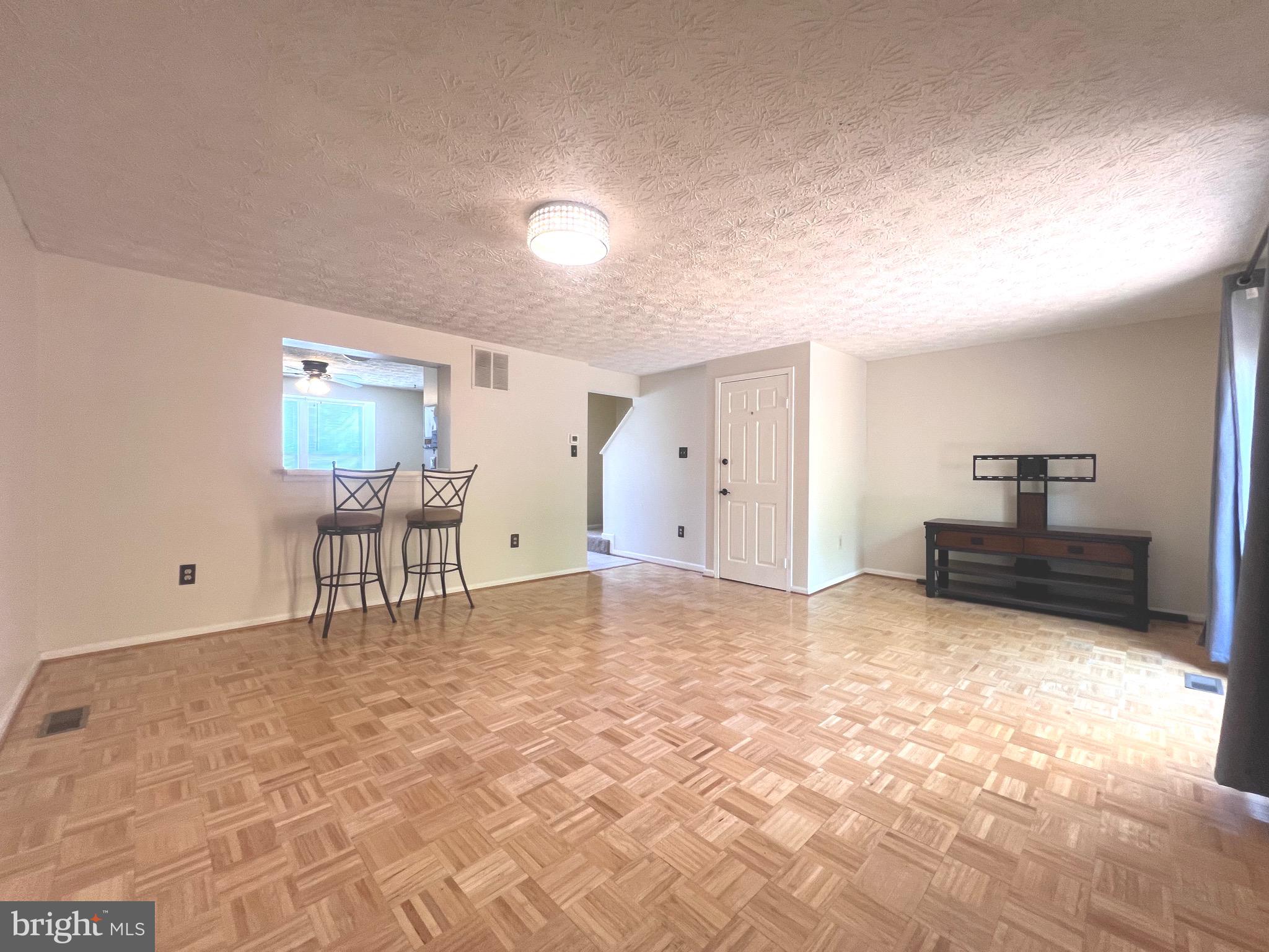 UPTON VILLAGE NORTH - Residential Lease