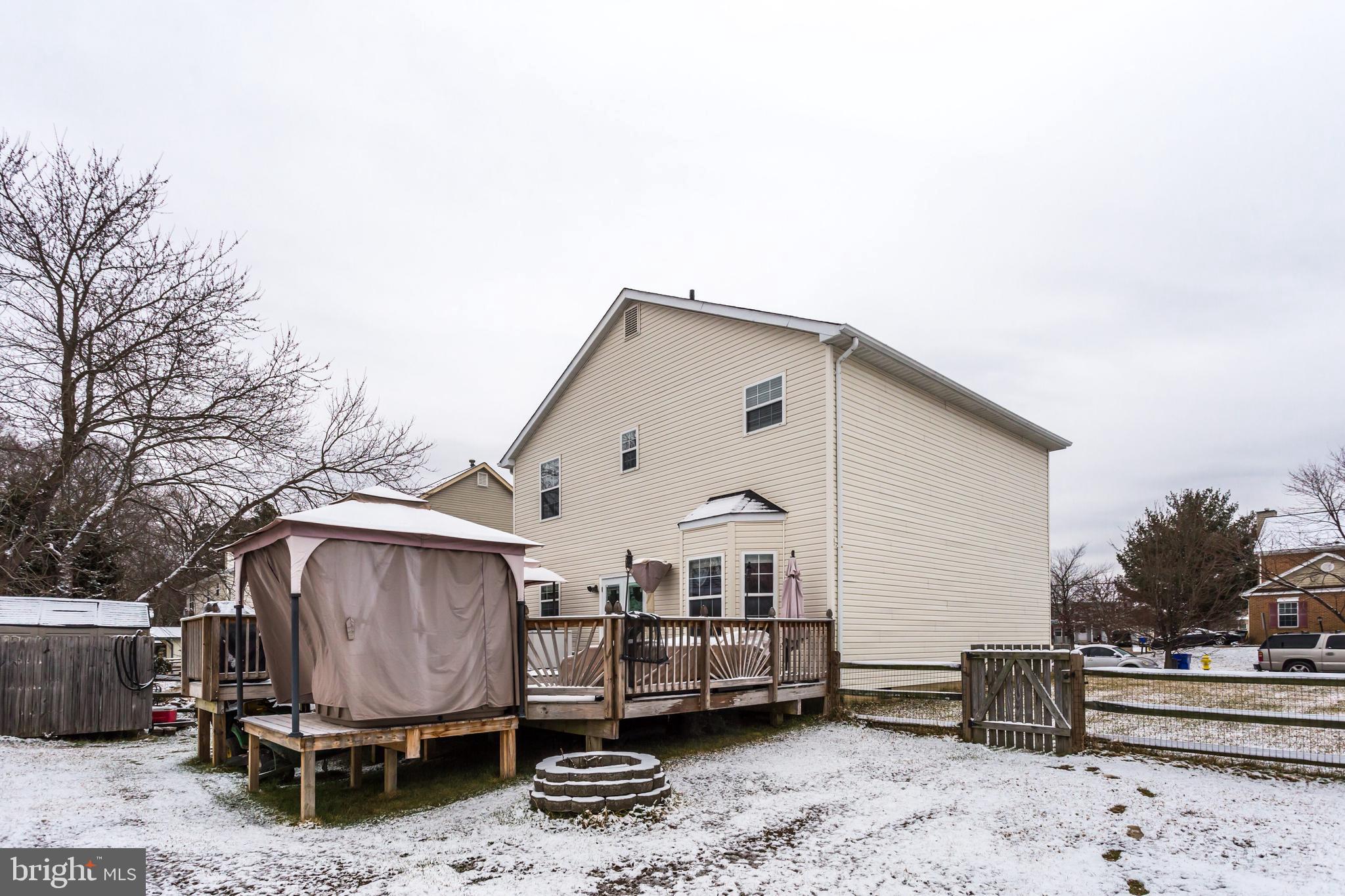 WAKEFIELD NEIGHBORHOOD - Residential