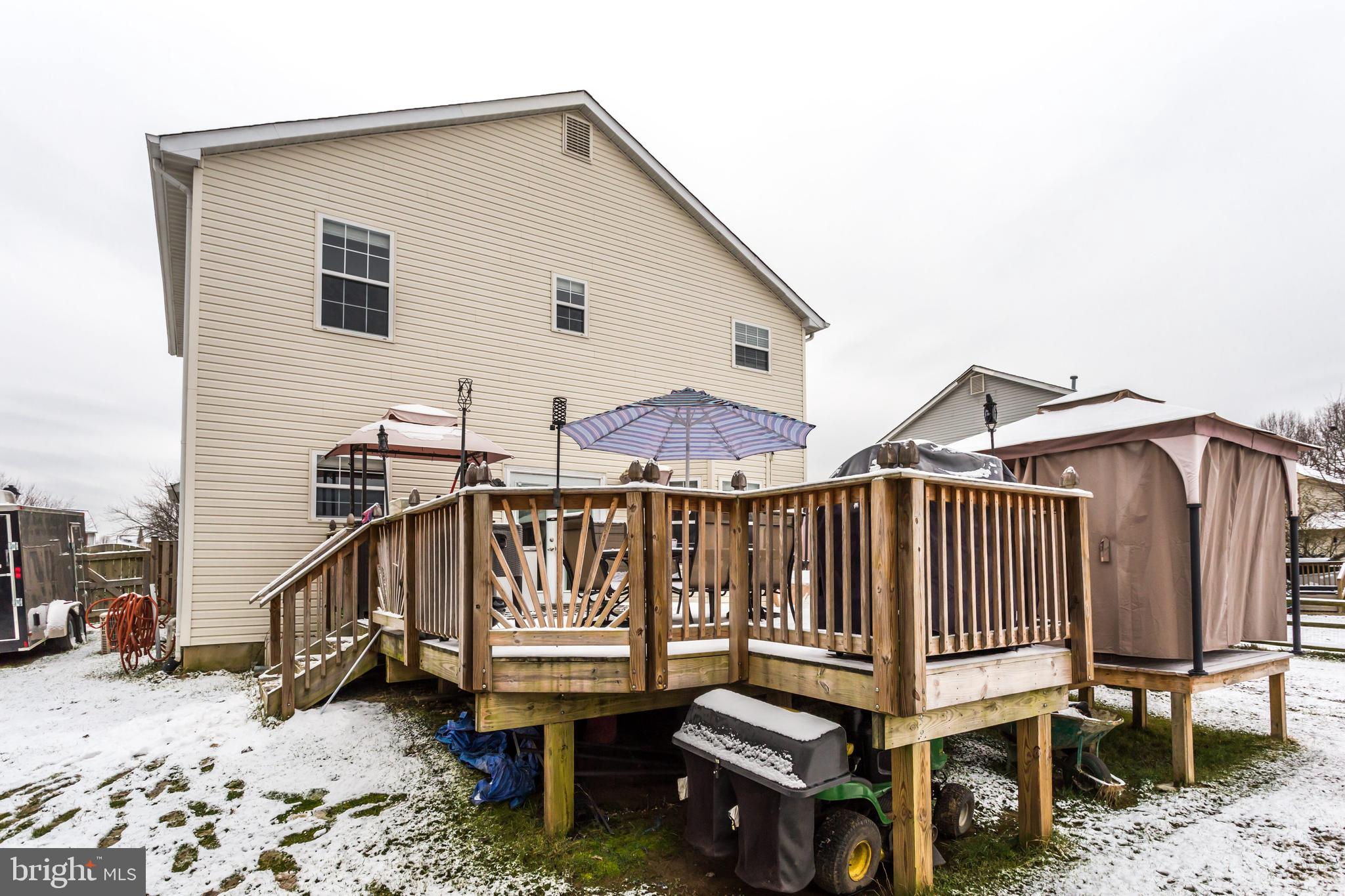 WAKEFIELD NEIGHBORHOOD - Residential