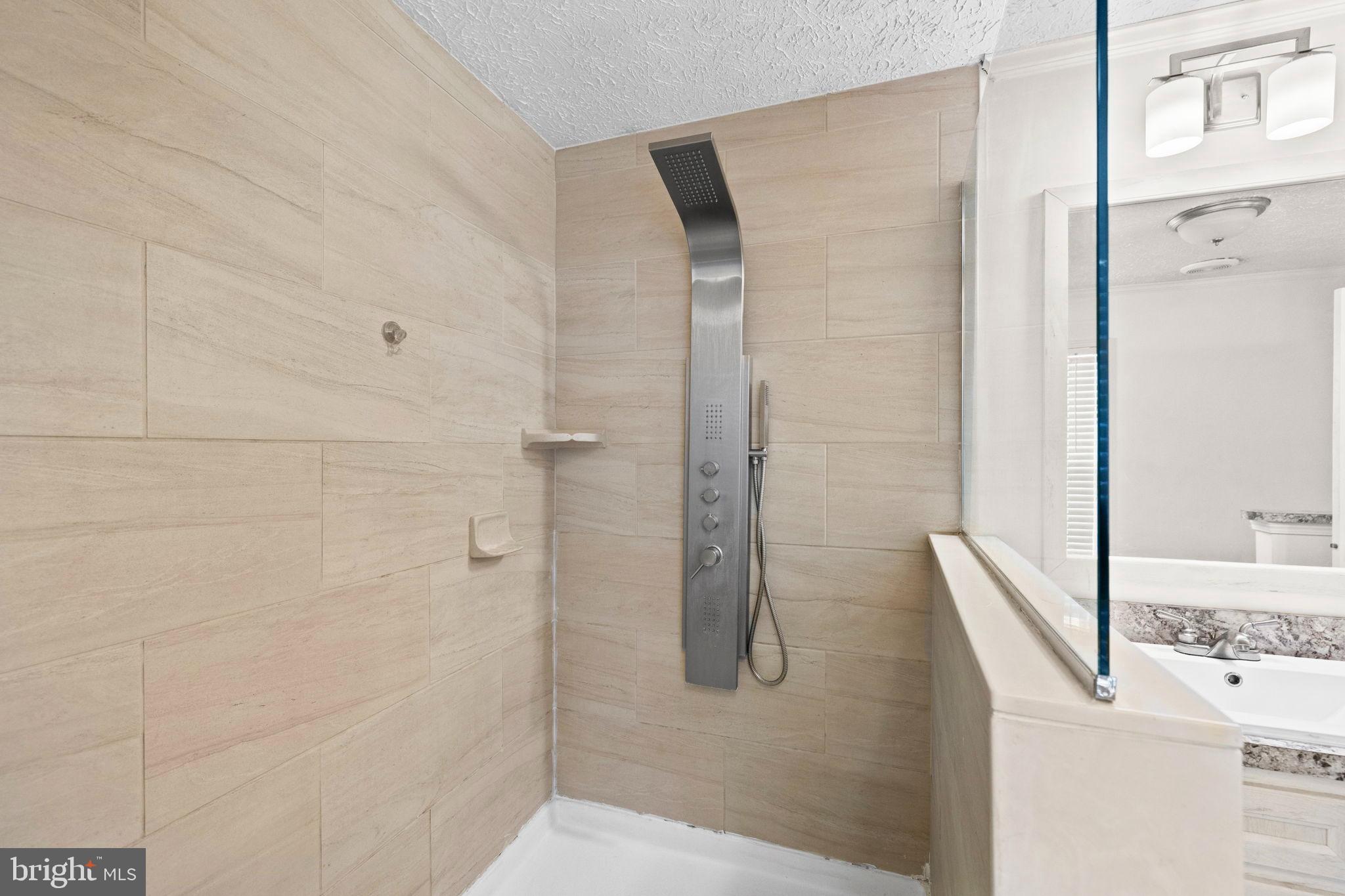 WOODFORD - Residential