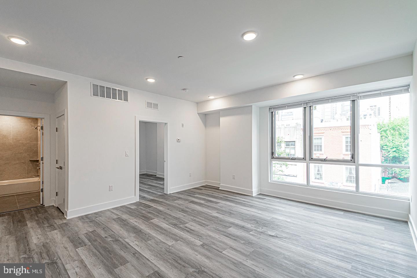 GRADUATE HOSPITAL - Residential Lease