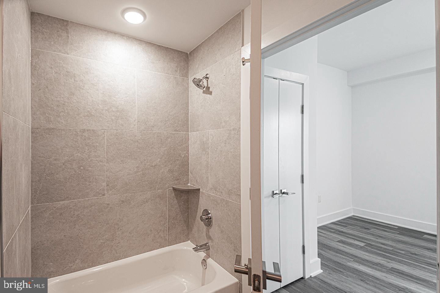 GRADUATE HOSPITAL - Residential Lease