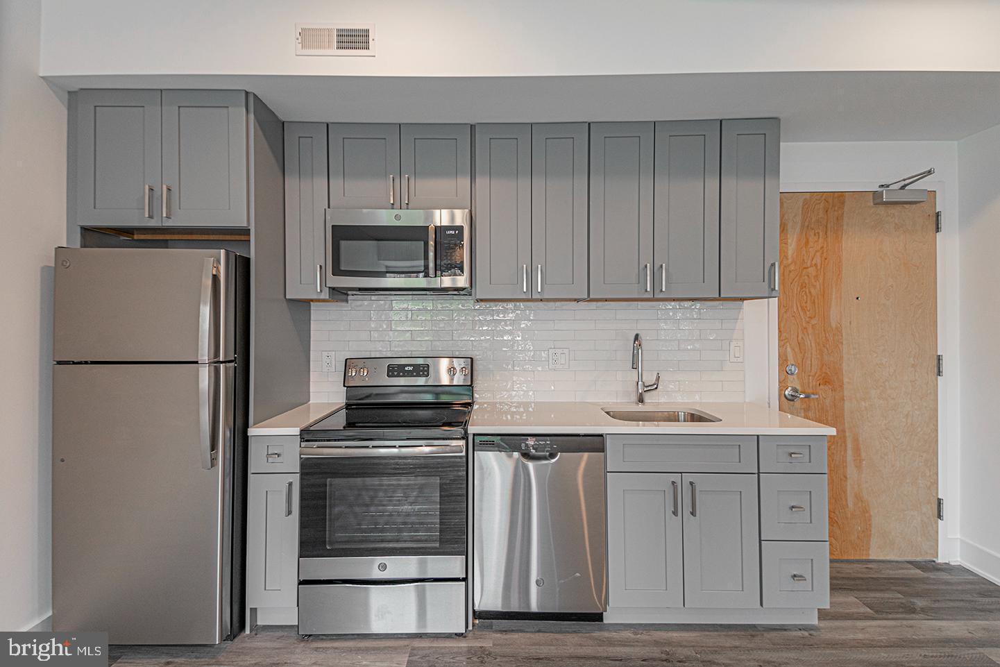 GRADUATE HOSPITAL - Residential Lease