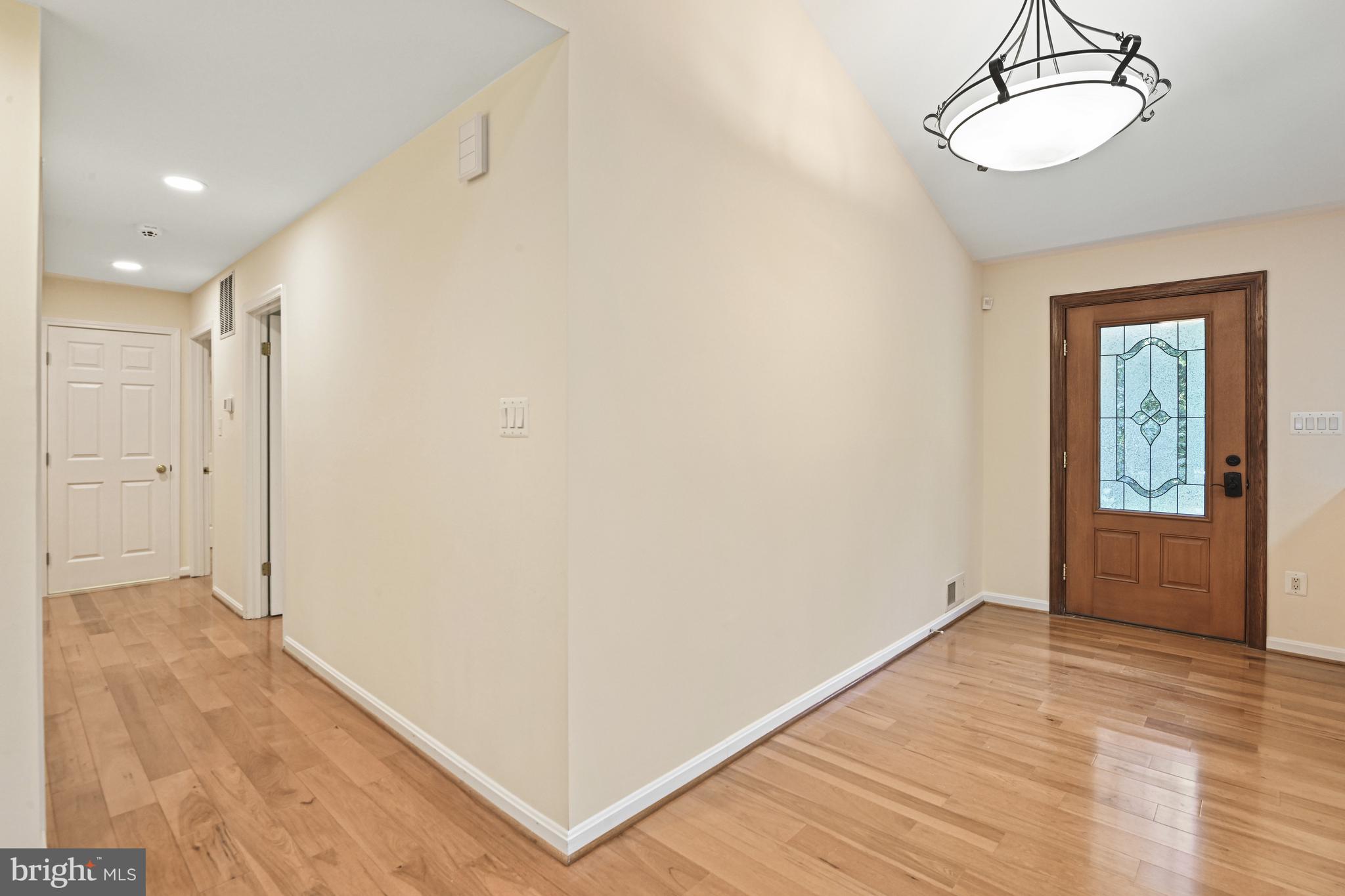 VALLEY STREAM - Residential