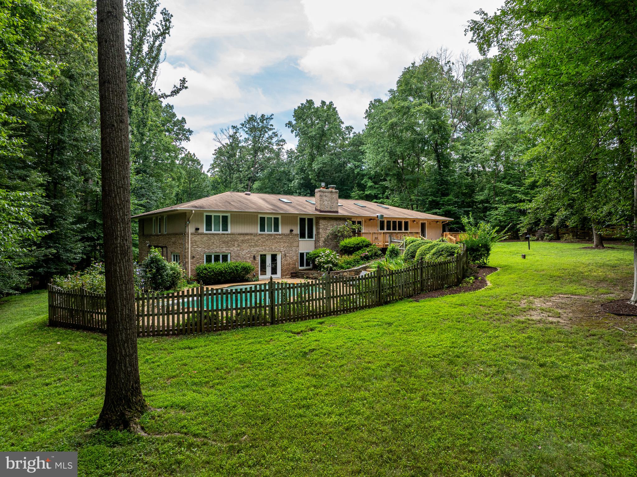 VALLEY STREAM - Residential