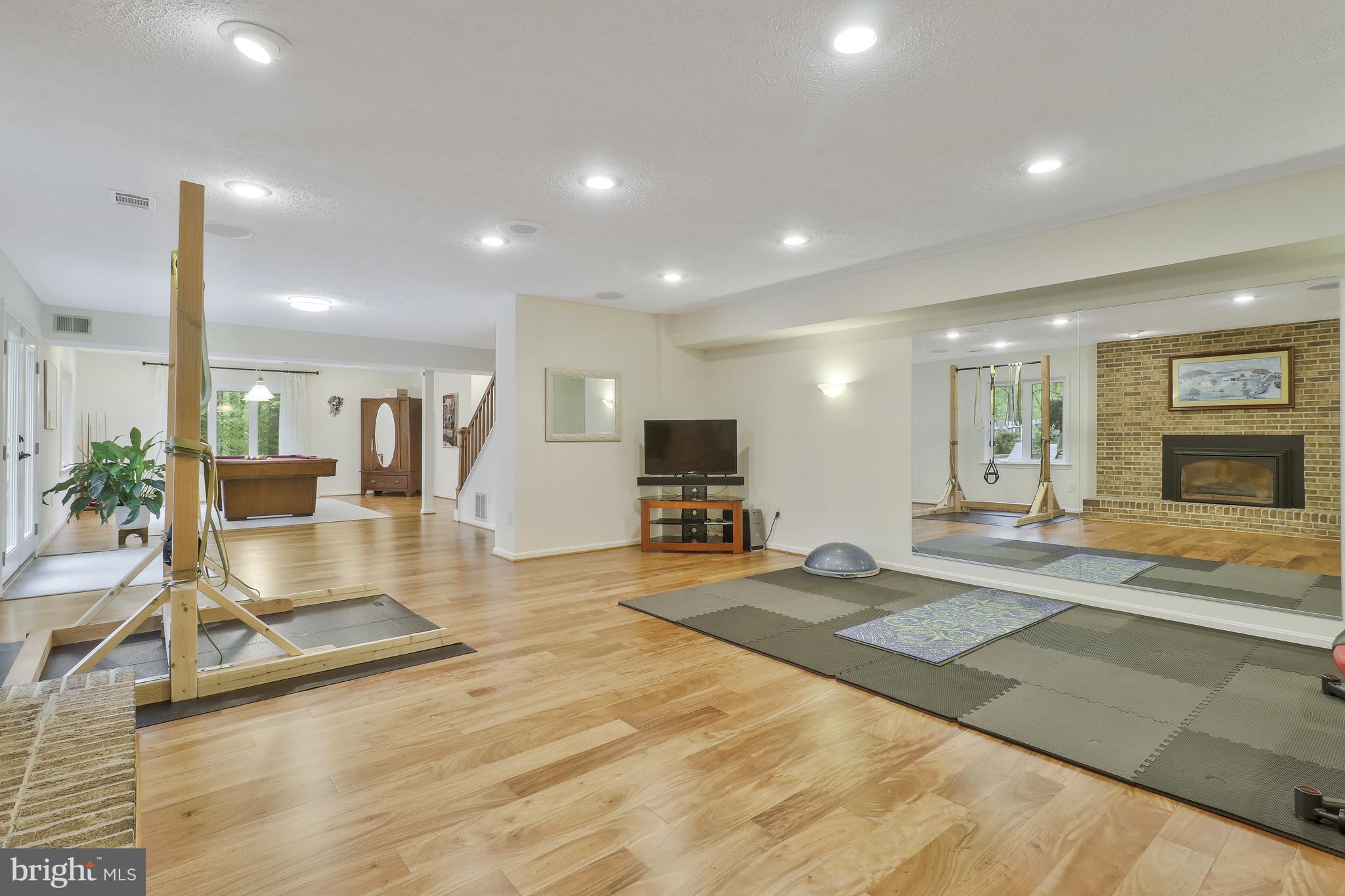 VALLEY STREAM - Residential