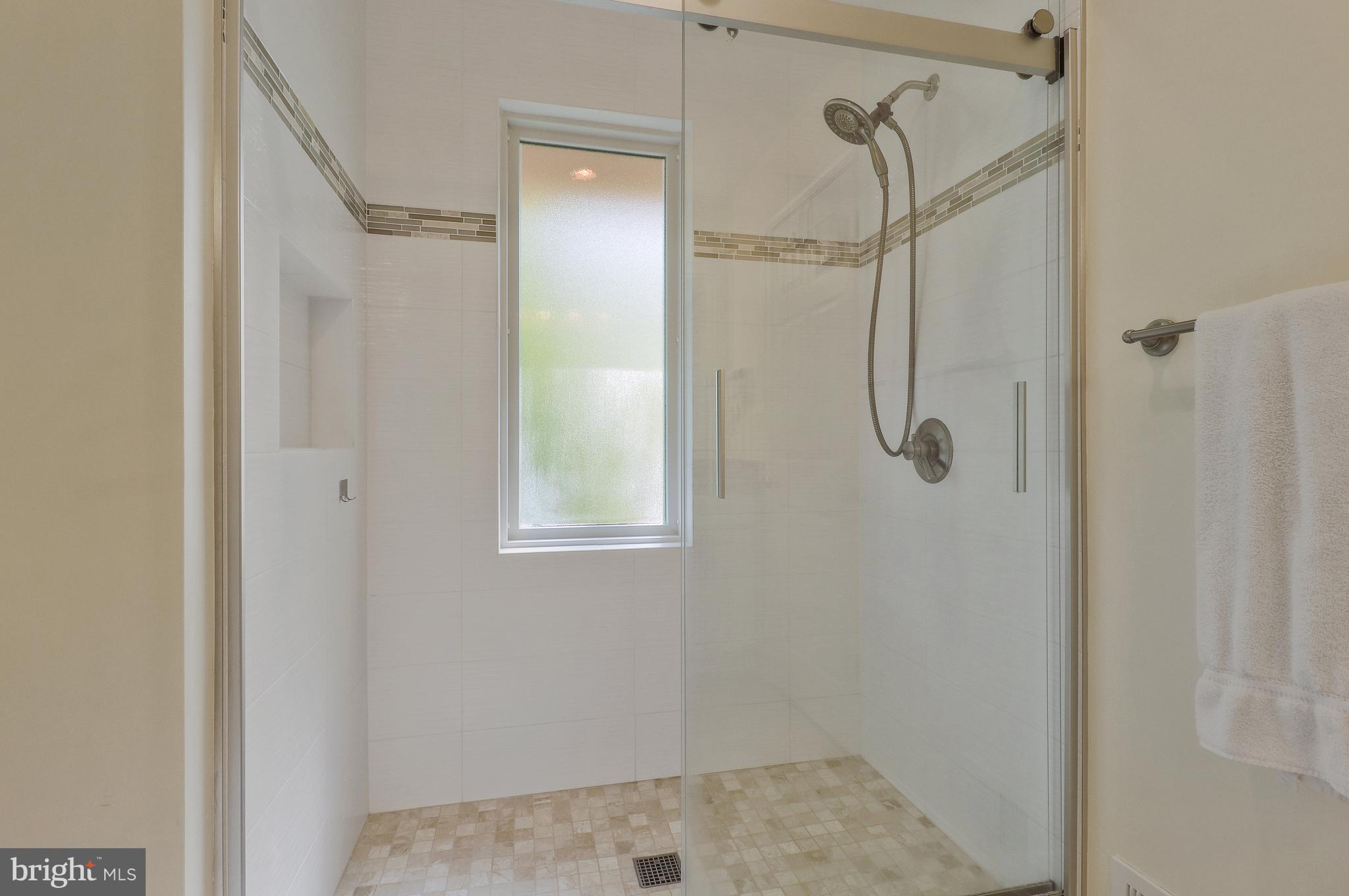 VALLEY STREAM - Residential