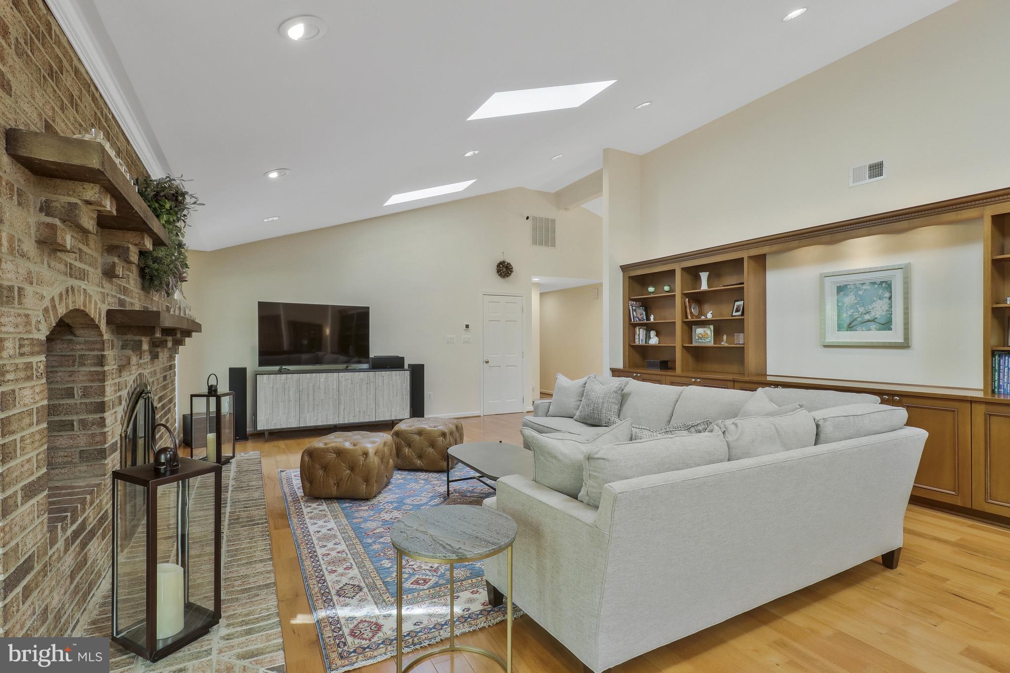 VALLEY STREAM - Residential