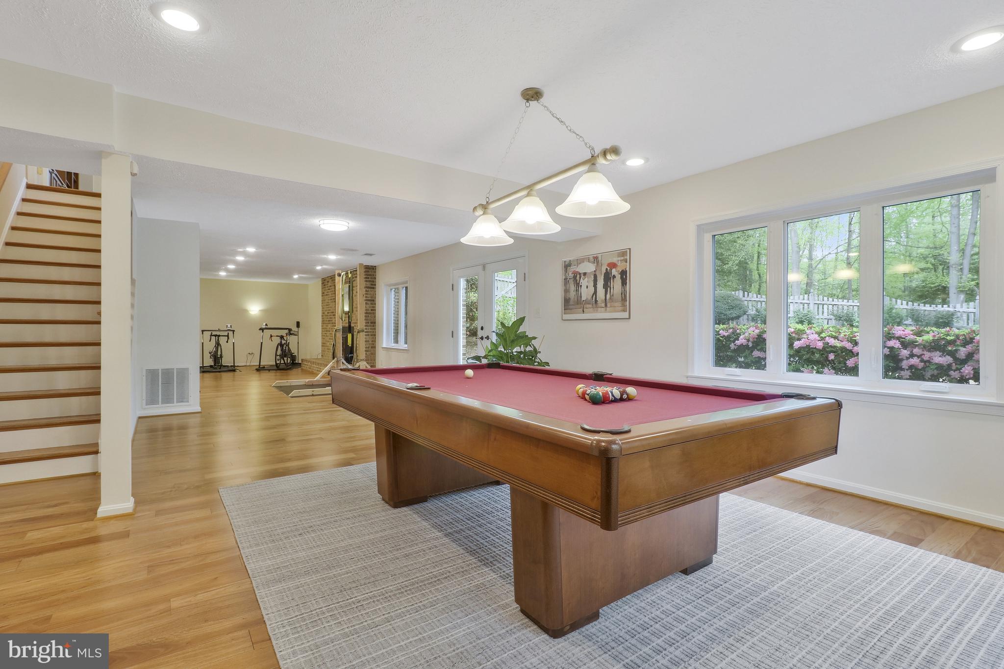 VALLEY STREAM - Residential