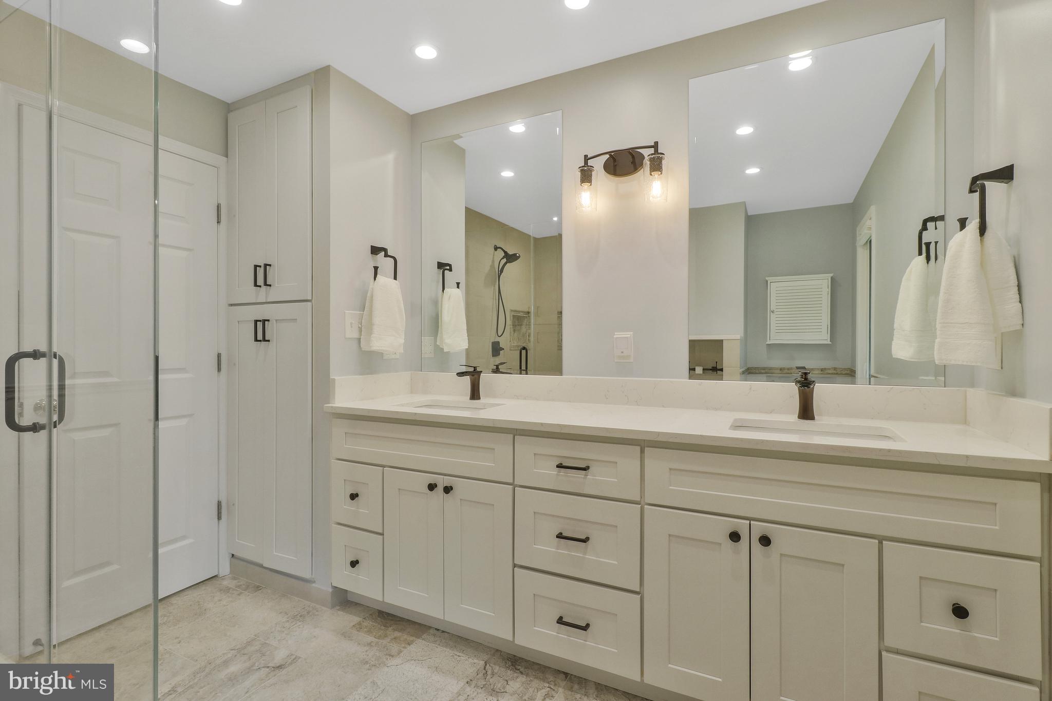 VALLEY STREAM - Residential