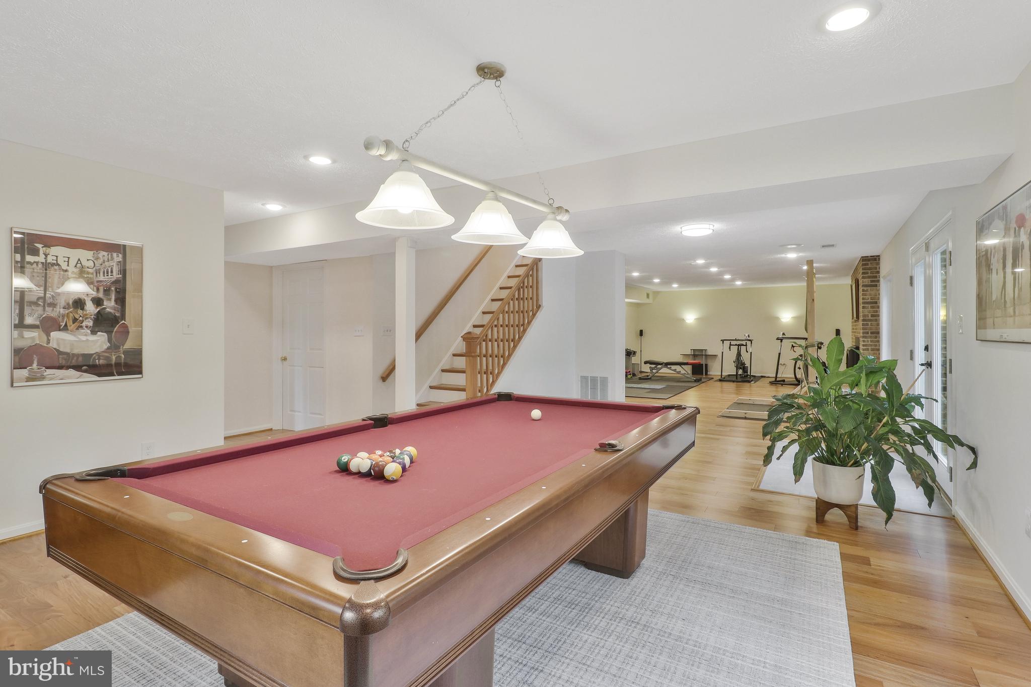 VALLEY STREAM - Residential