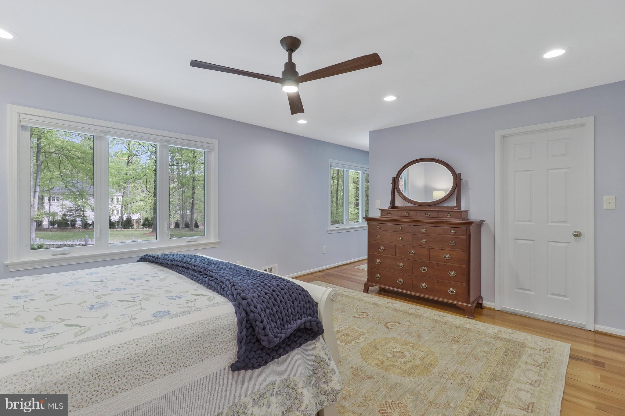 VALLEY STREAM - Residential