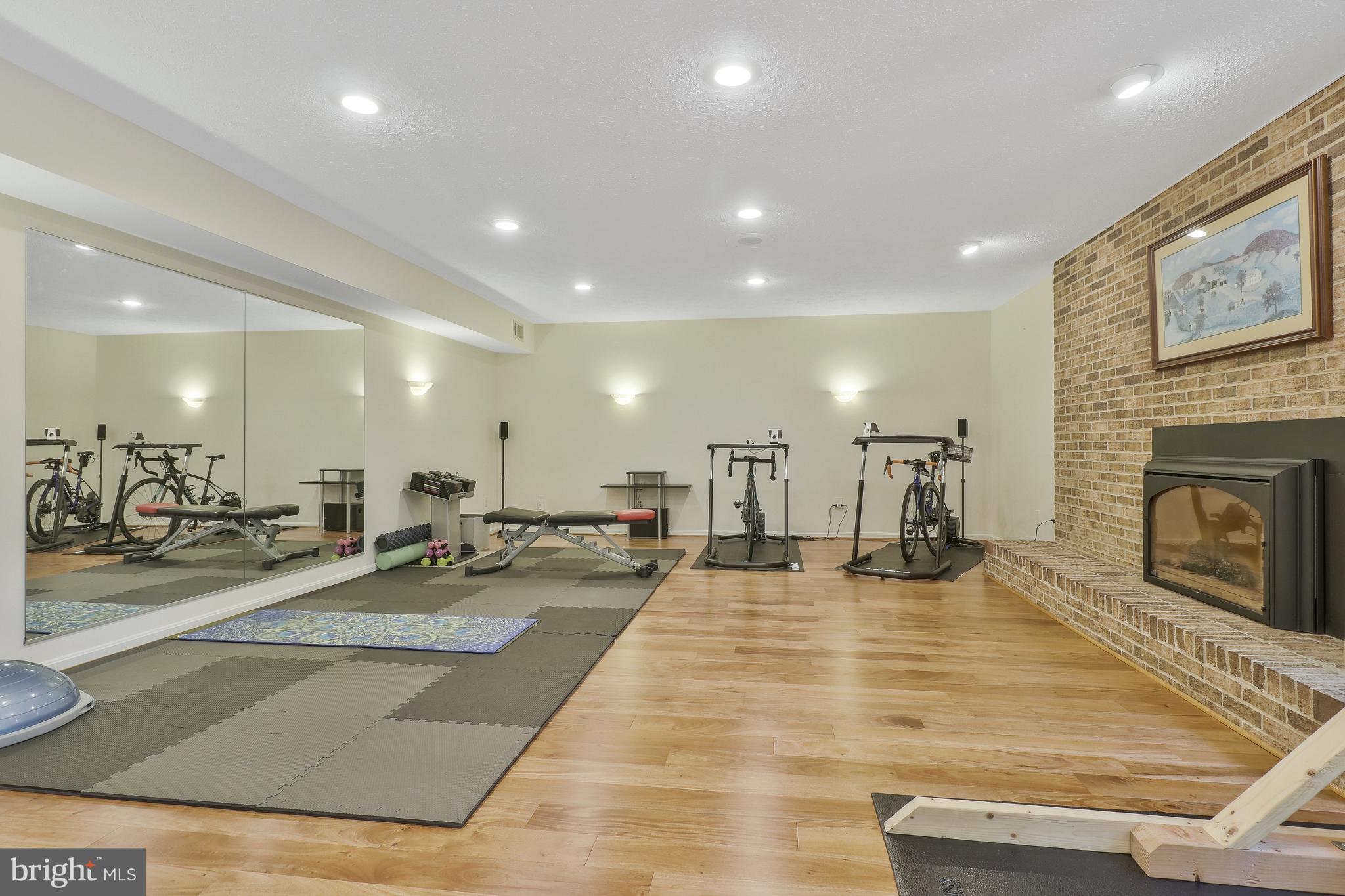 VALLEY STREAM - Residential